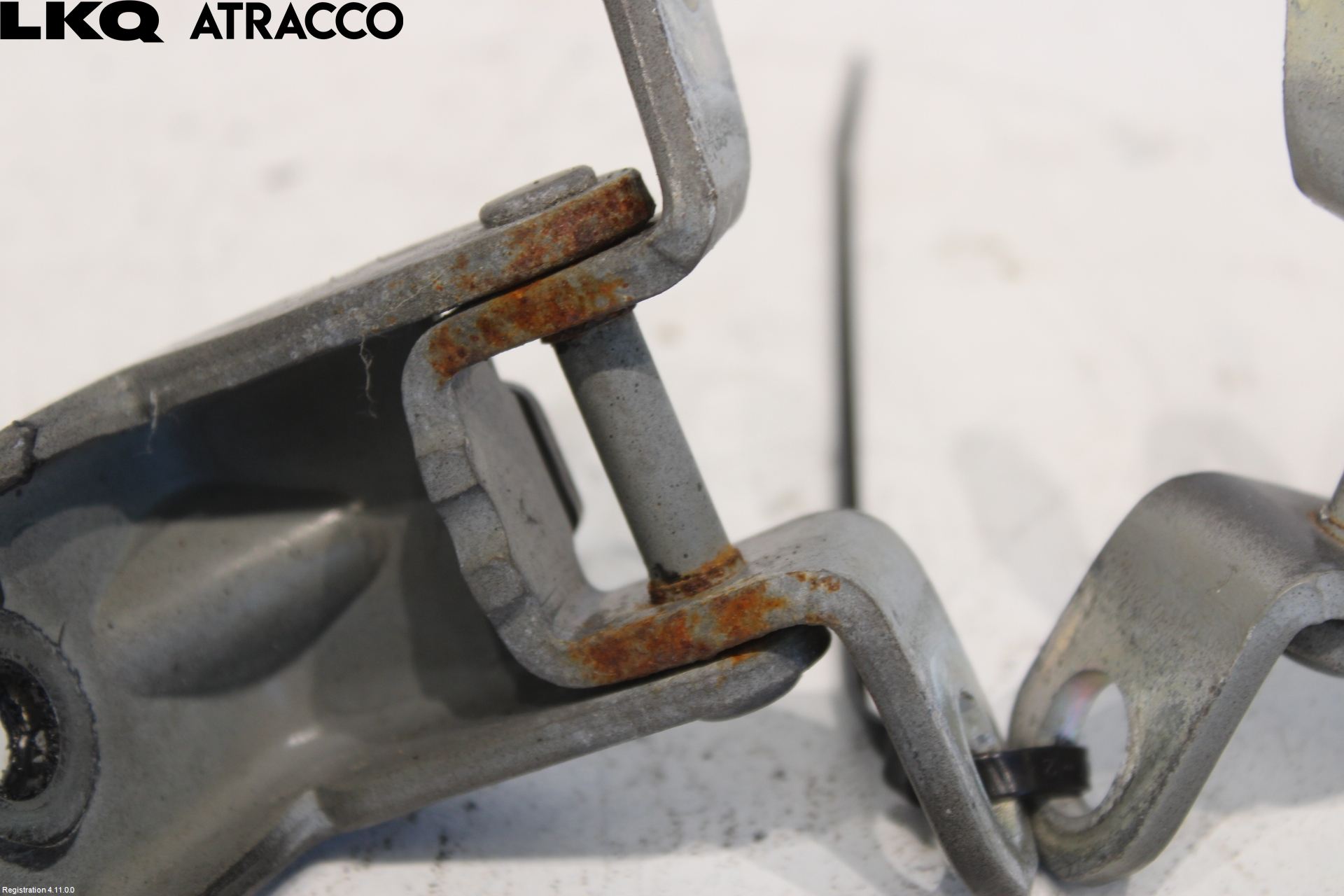 Nissan LEAF 11-17 Dørhengsel