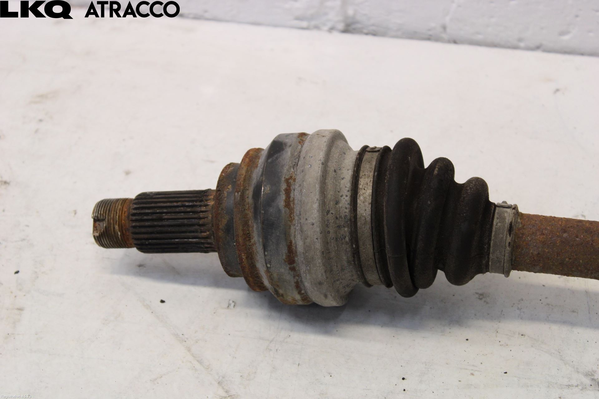 BMW 5 E60/61 Sed/Tou 02-10 Drivaksel Bak Kompl Venstre