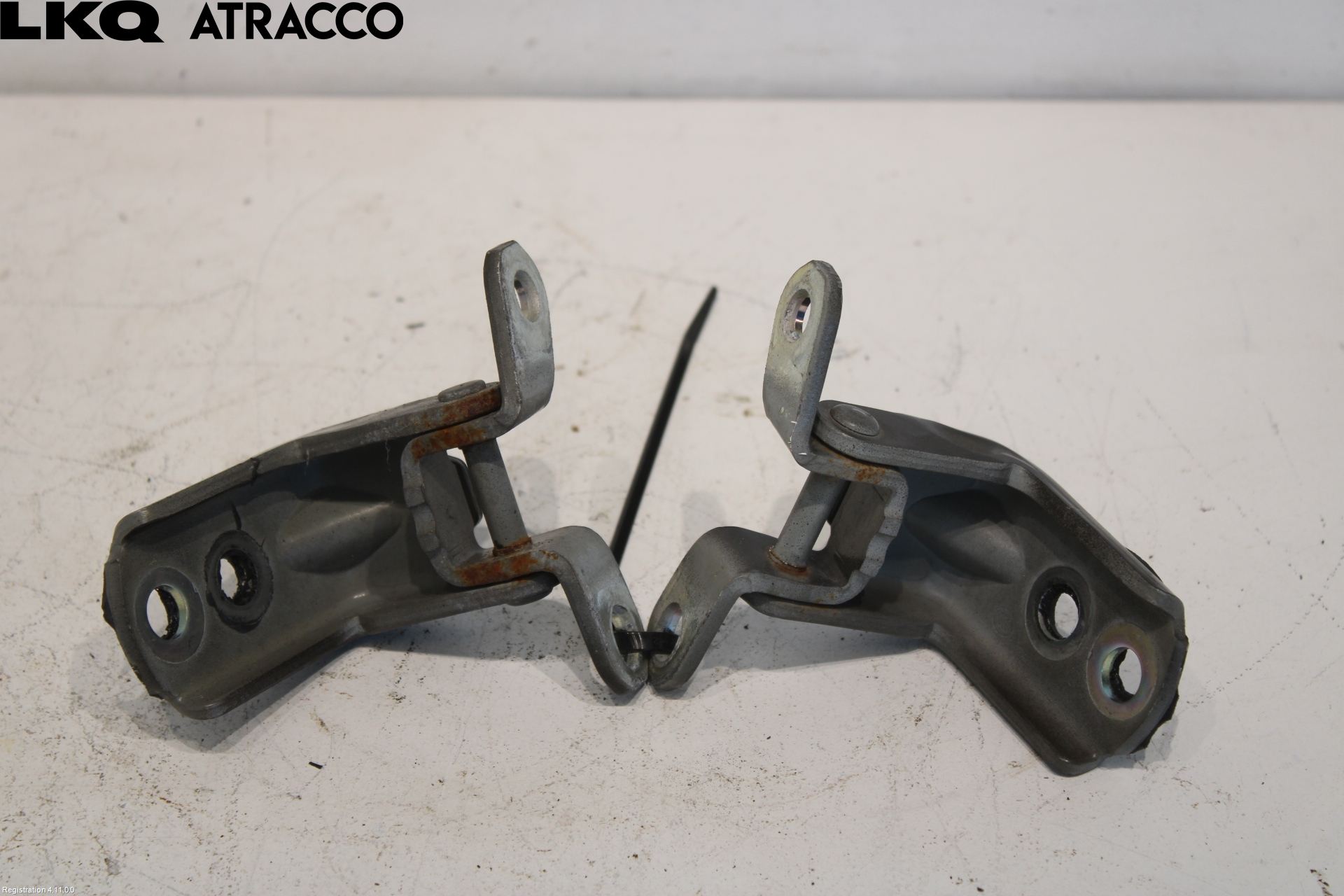 Nissan LEAF 11-17 Dørhengsel