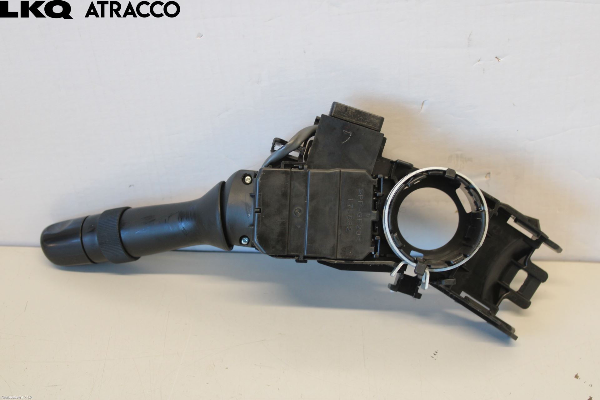 Toyota AVENSIS 09-15 Bryter Ratt Blinklys - Lys