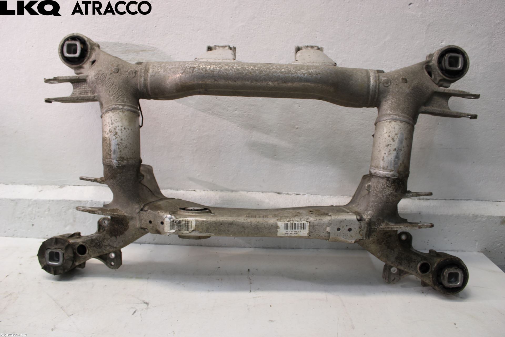 BMW 5 E60/61 Sed/Tou 02-10 Bakaksel Feste Travers-Ramme