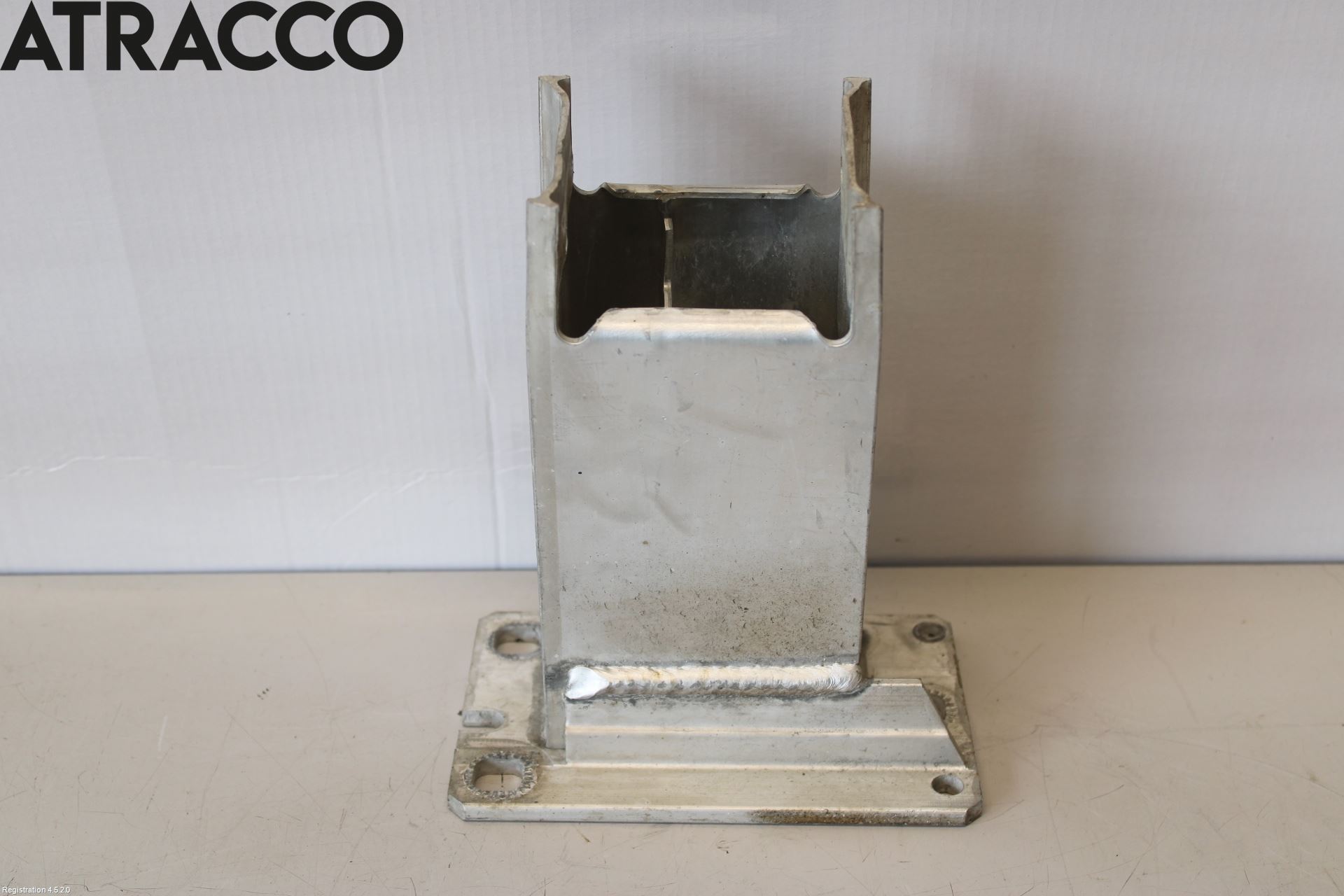 Audi A4/S4 08-11 Støtfanger Foran Feste