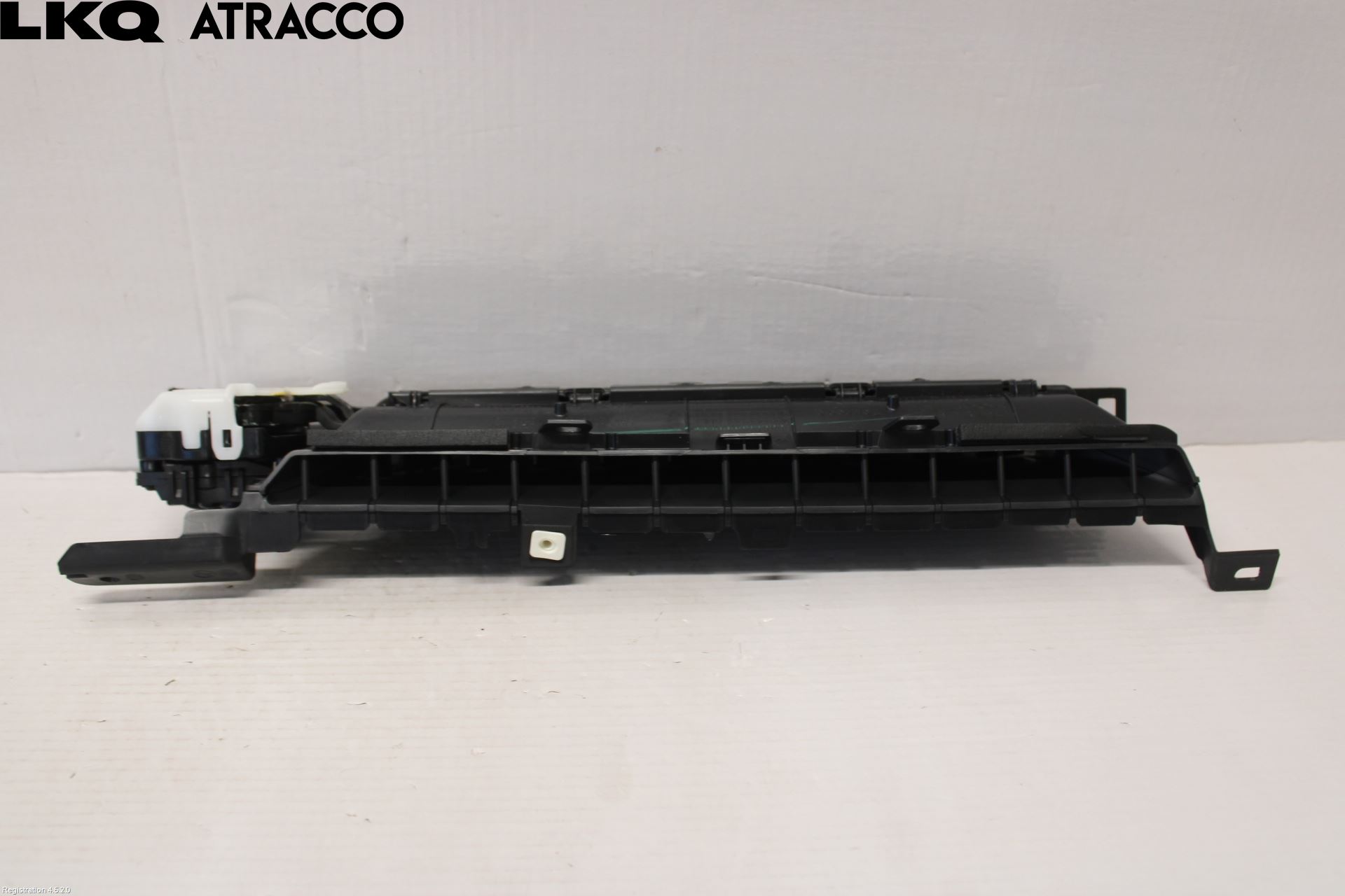 Tesla MODEL 3 17- Dashbord Kanal - Dyse