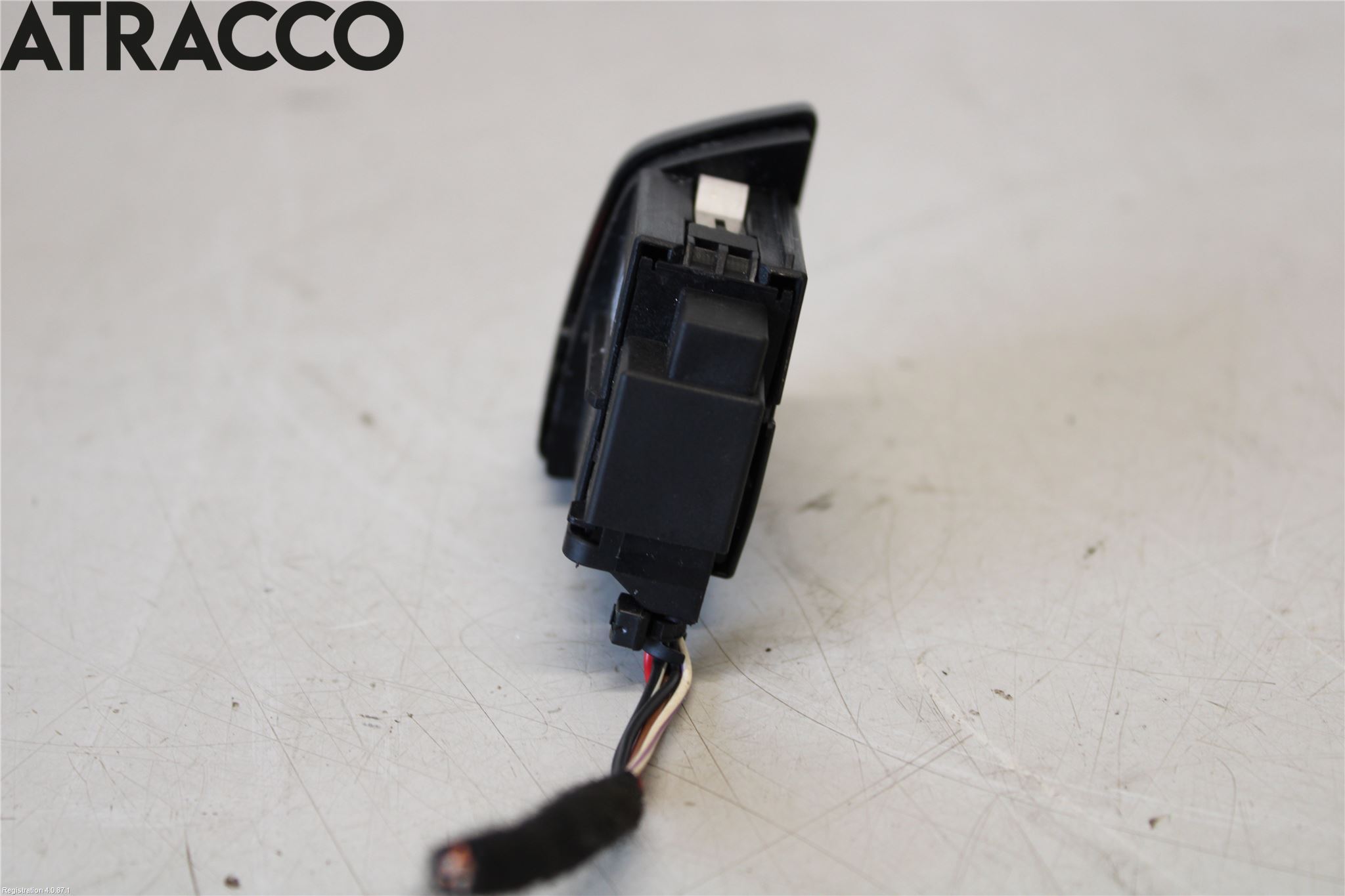 Audi Q5 09-16 Bryter Varsel (Nødblink)