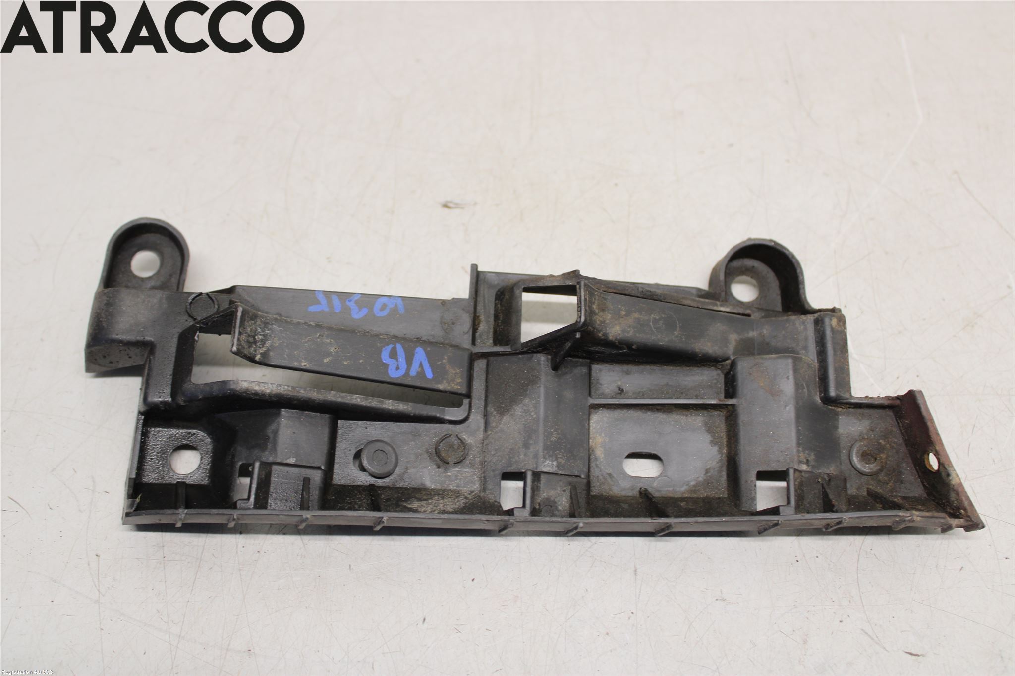 Volkswagen VW CADDY      04-10 Støtfangerfeste Bak Venstre