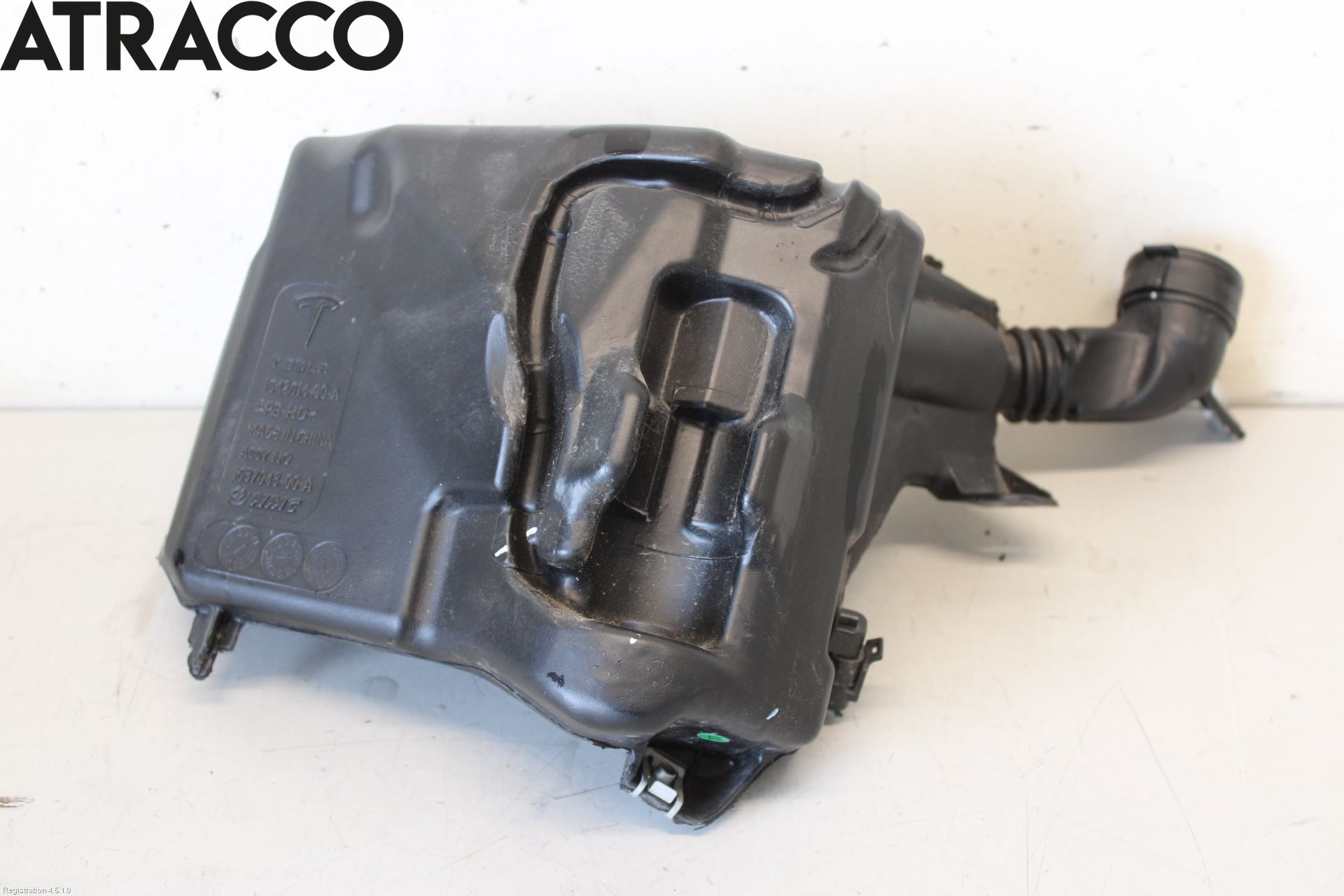 Tesla MODEL 3 17- Spylerbeholder Frontrute-Lykte