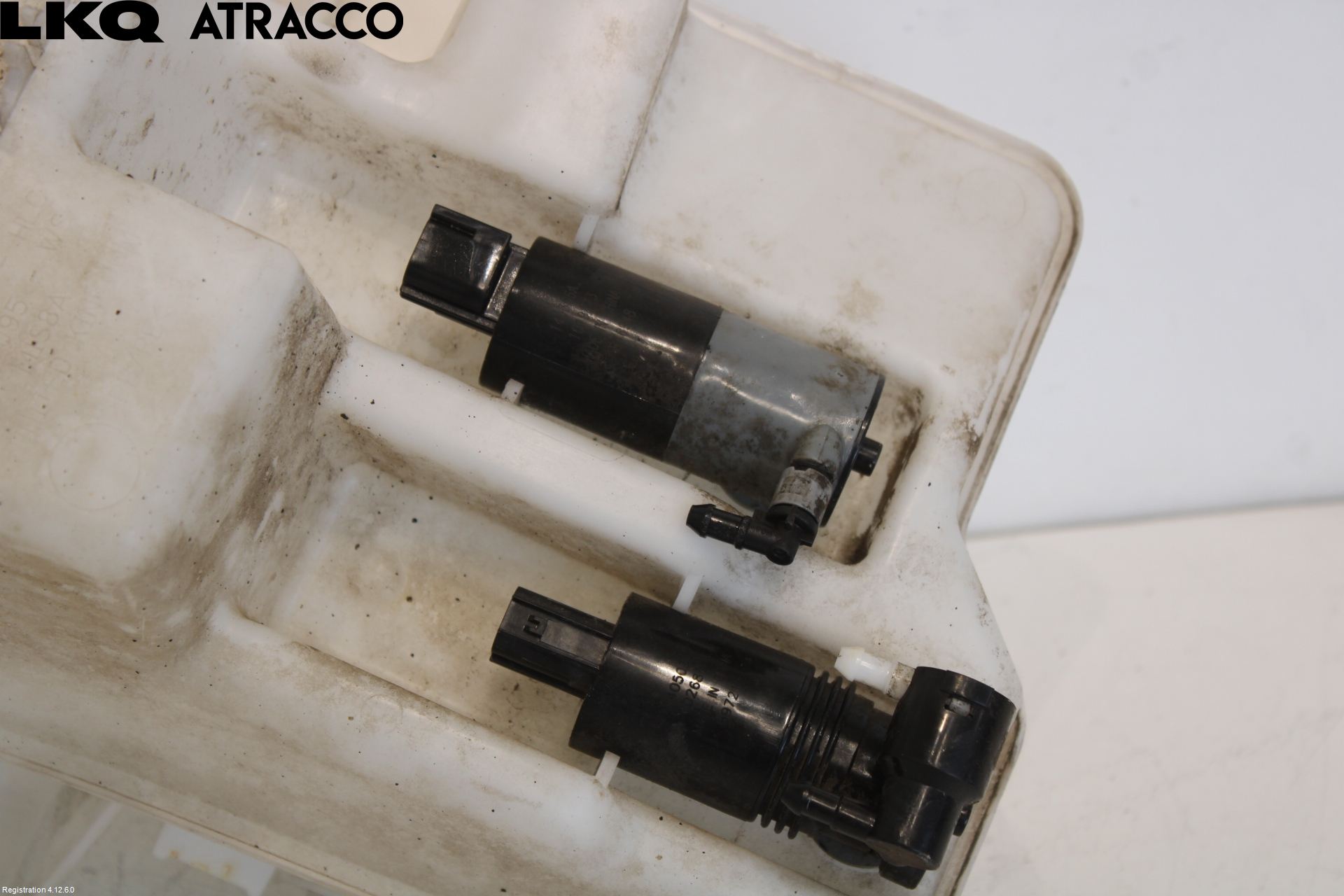 Volvo V40 12-19 Spylerbeholder Frontrute-Lykte