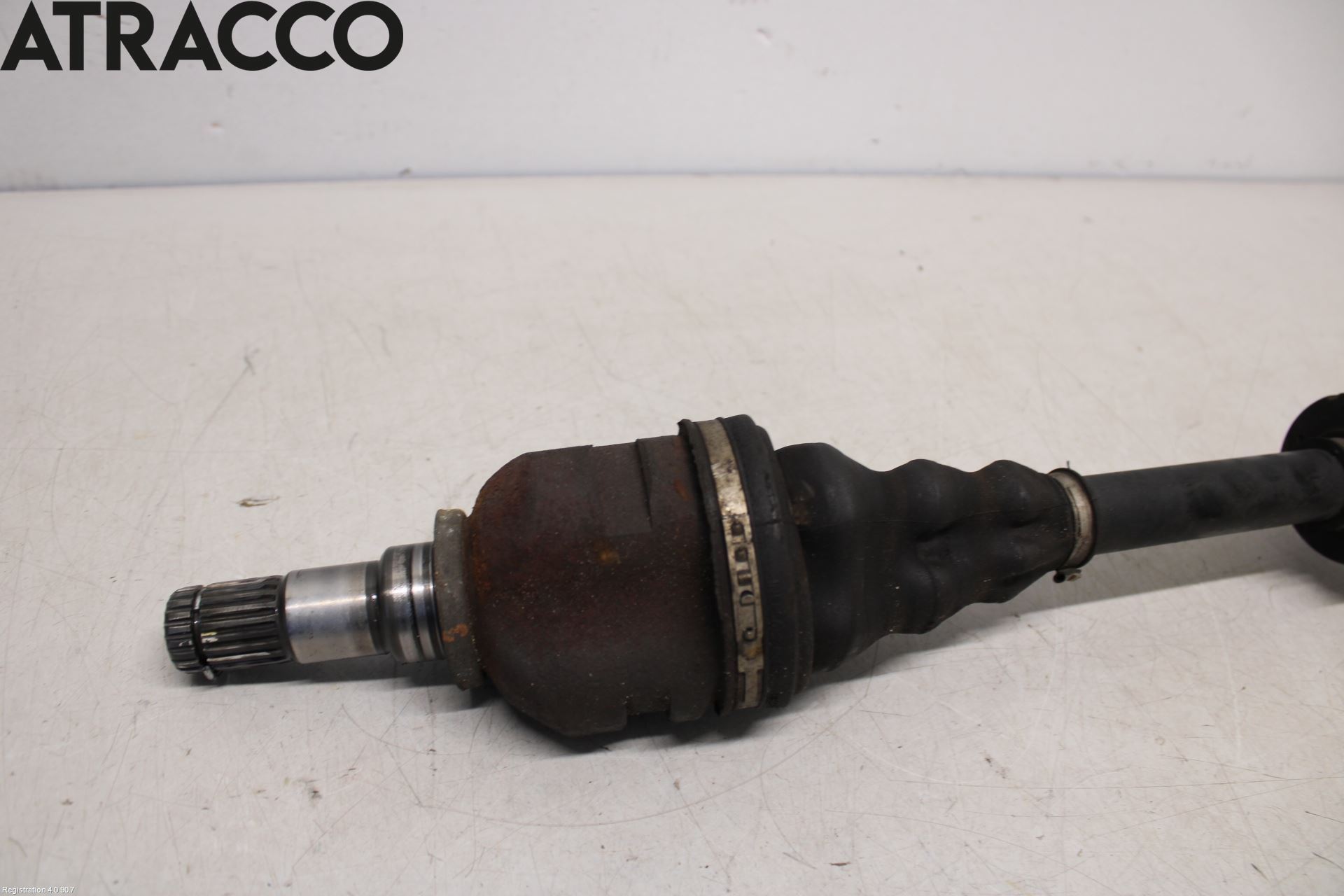 Toyota YARIS XP130 12-14 Drivaksel Foran Kompl Høyre