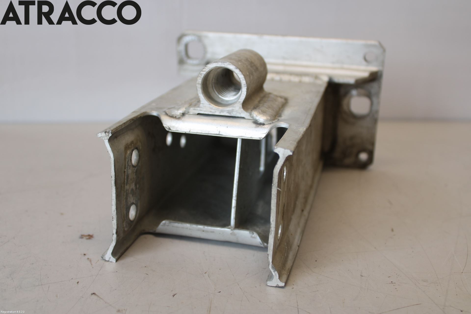 Audi A4/S4 08-11 Støtfanger Foran Feste