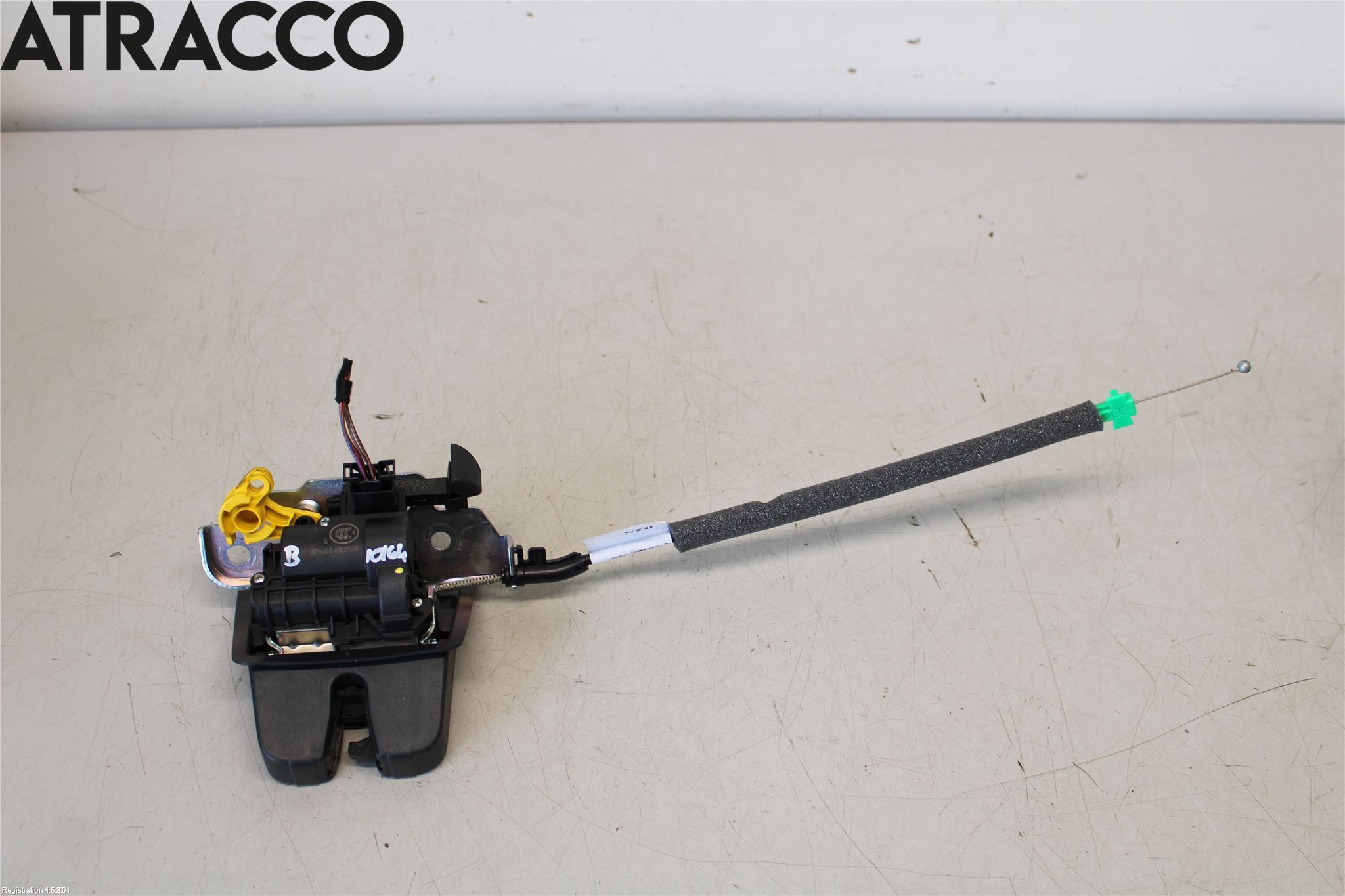 Volkswagen VW PASSAT 15-19 Bakluke-Lokk Låsekasse