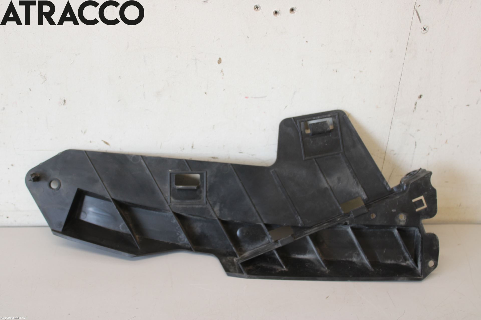 Volvo V70 14-16 Støtfangerfeste Foran Venstre