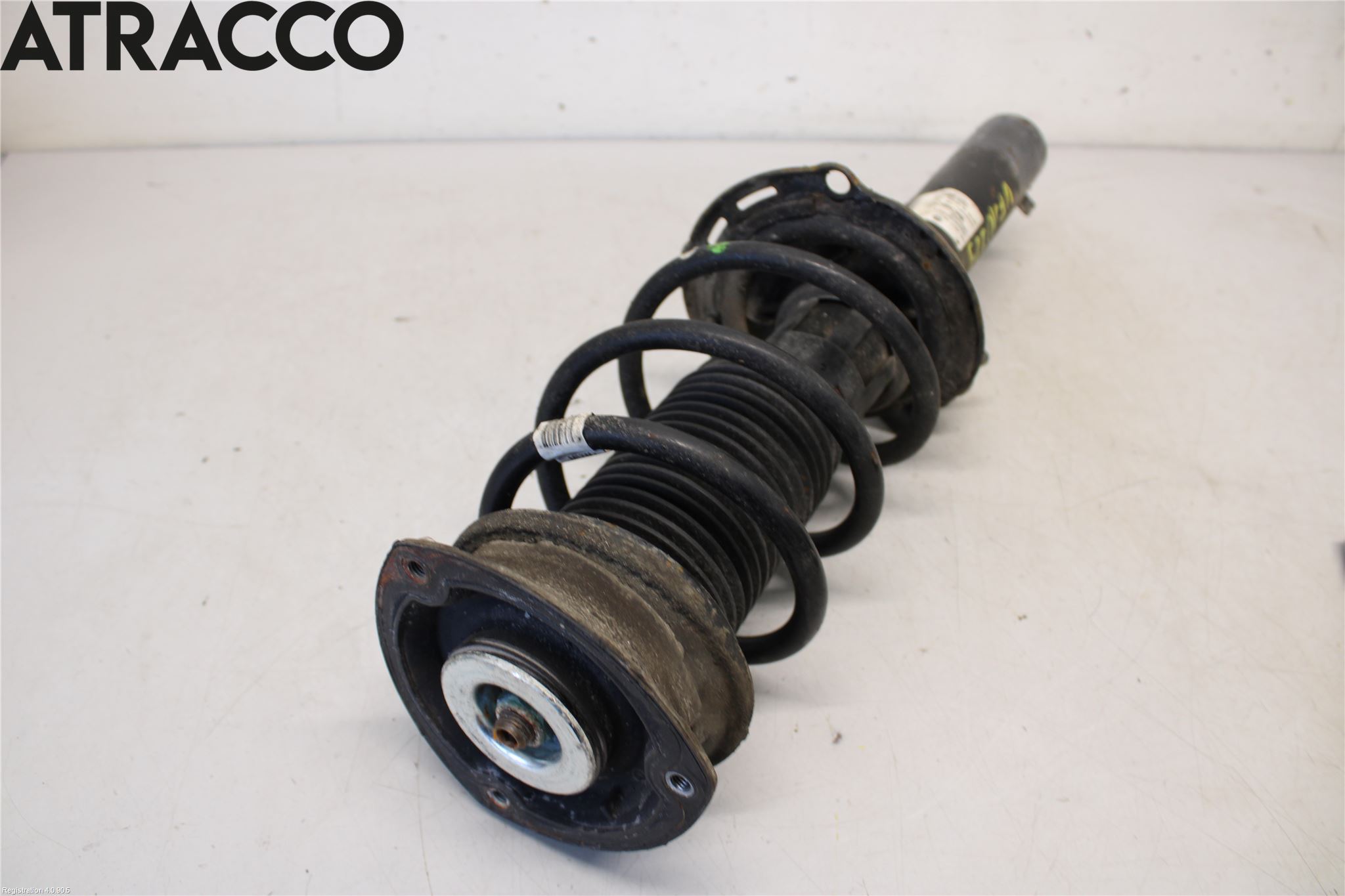 Skoda SUPERB 16-24 Fjærbein Foran Venstre