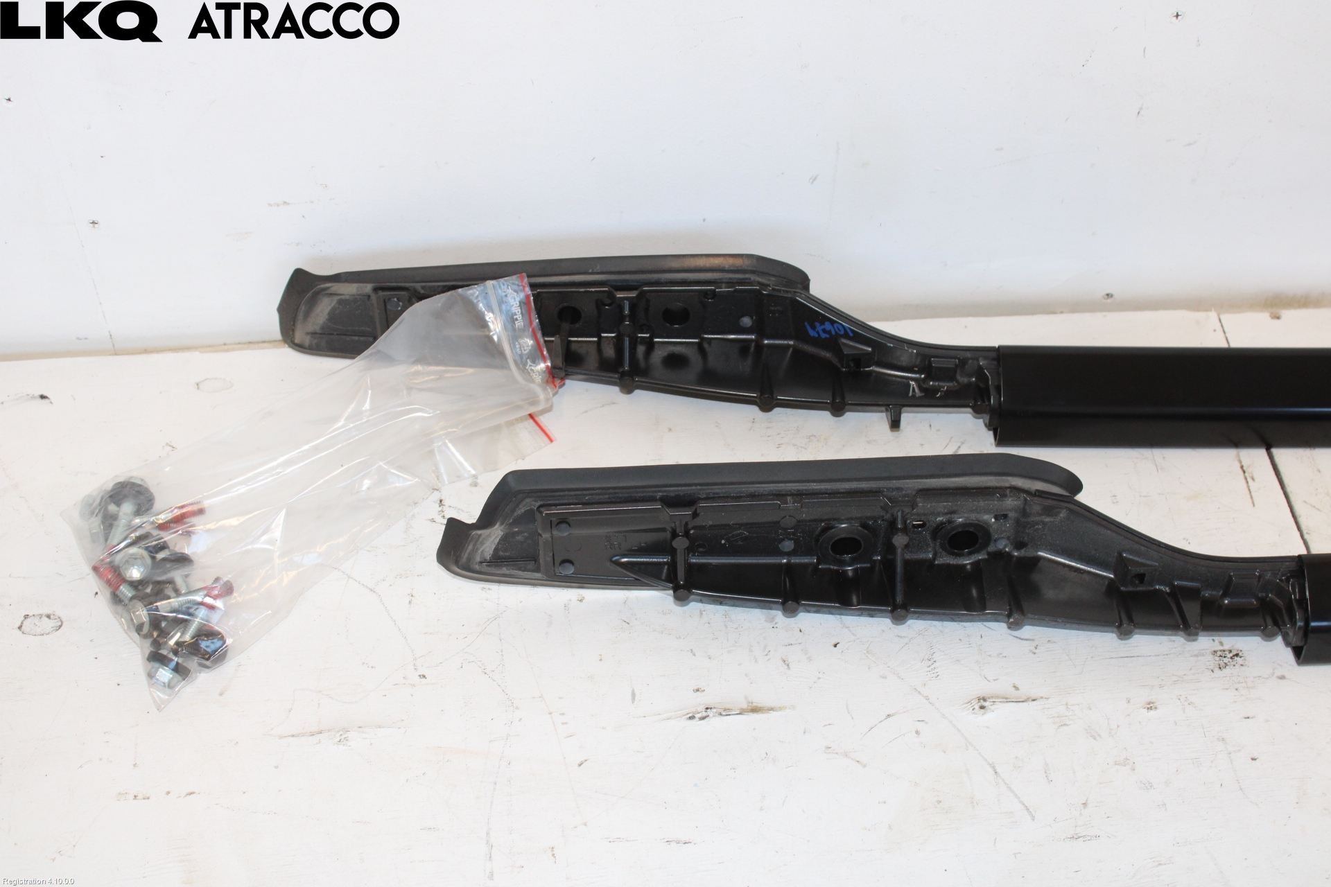 Toyota LANDCRUISER J150 10-23 Takrails - Stativ