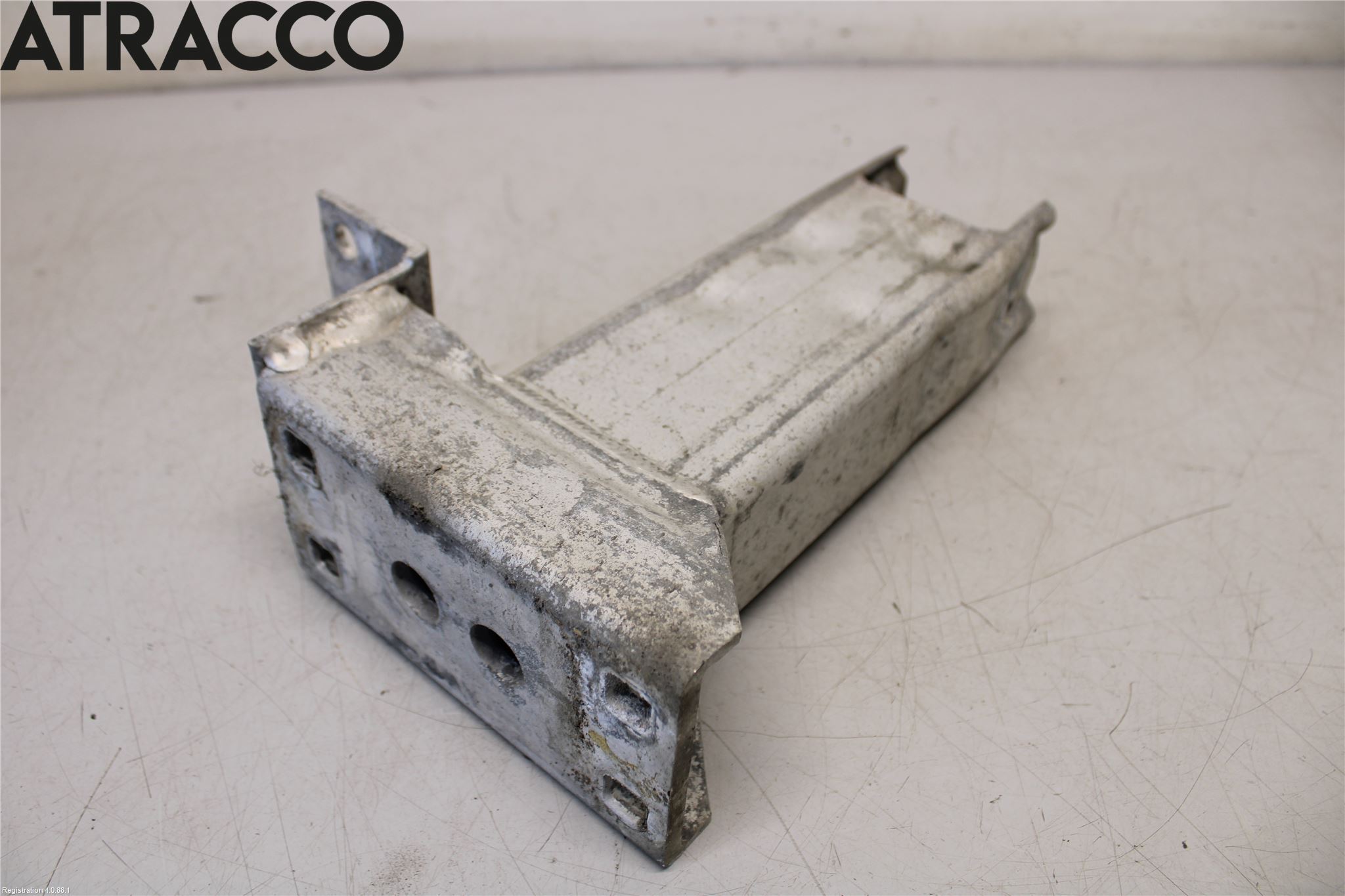 BMW X3 E83     03-10 Støtfanger Foran Feste