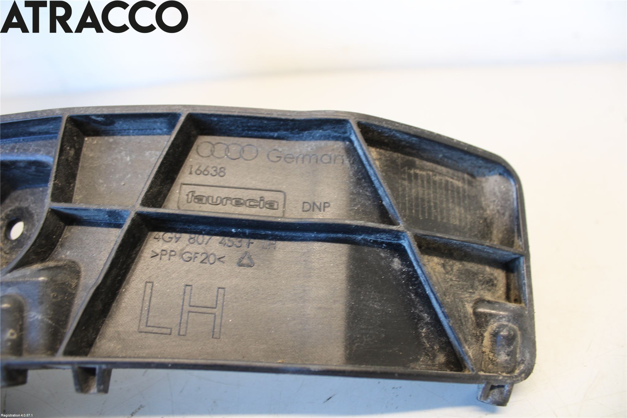 Audi A6 ALLROAD 12-18 Støtfangerfeste Bak Venstre