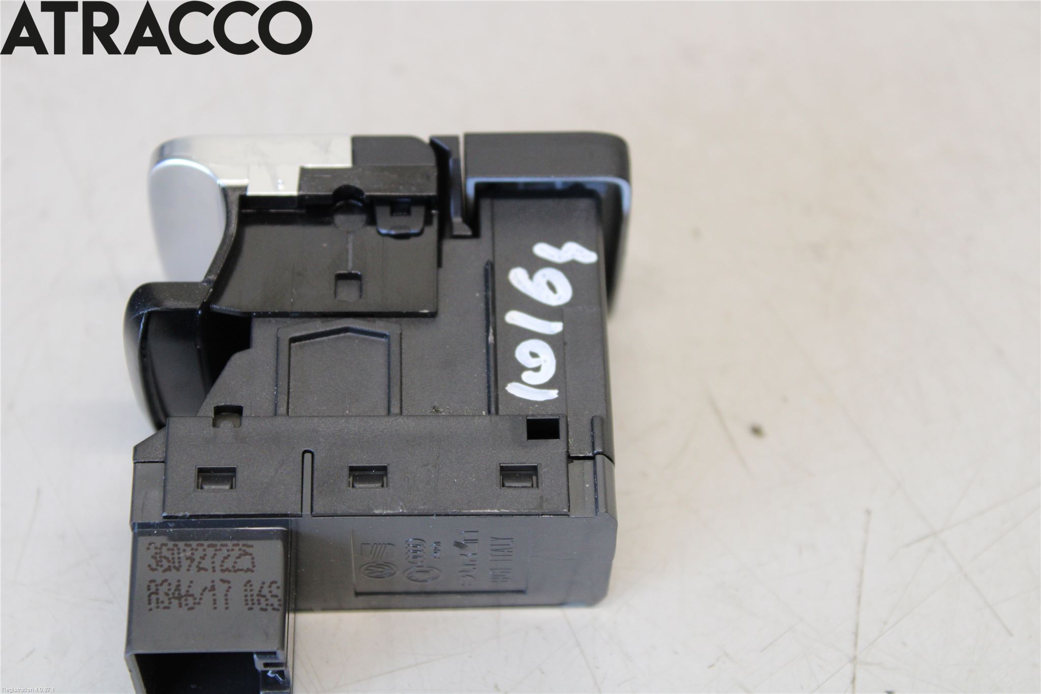 Volkswagen VW PASSAT 15-19 Bryter Parkeringsbrems