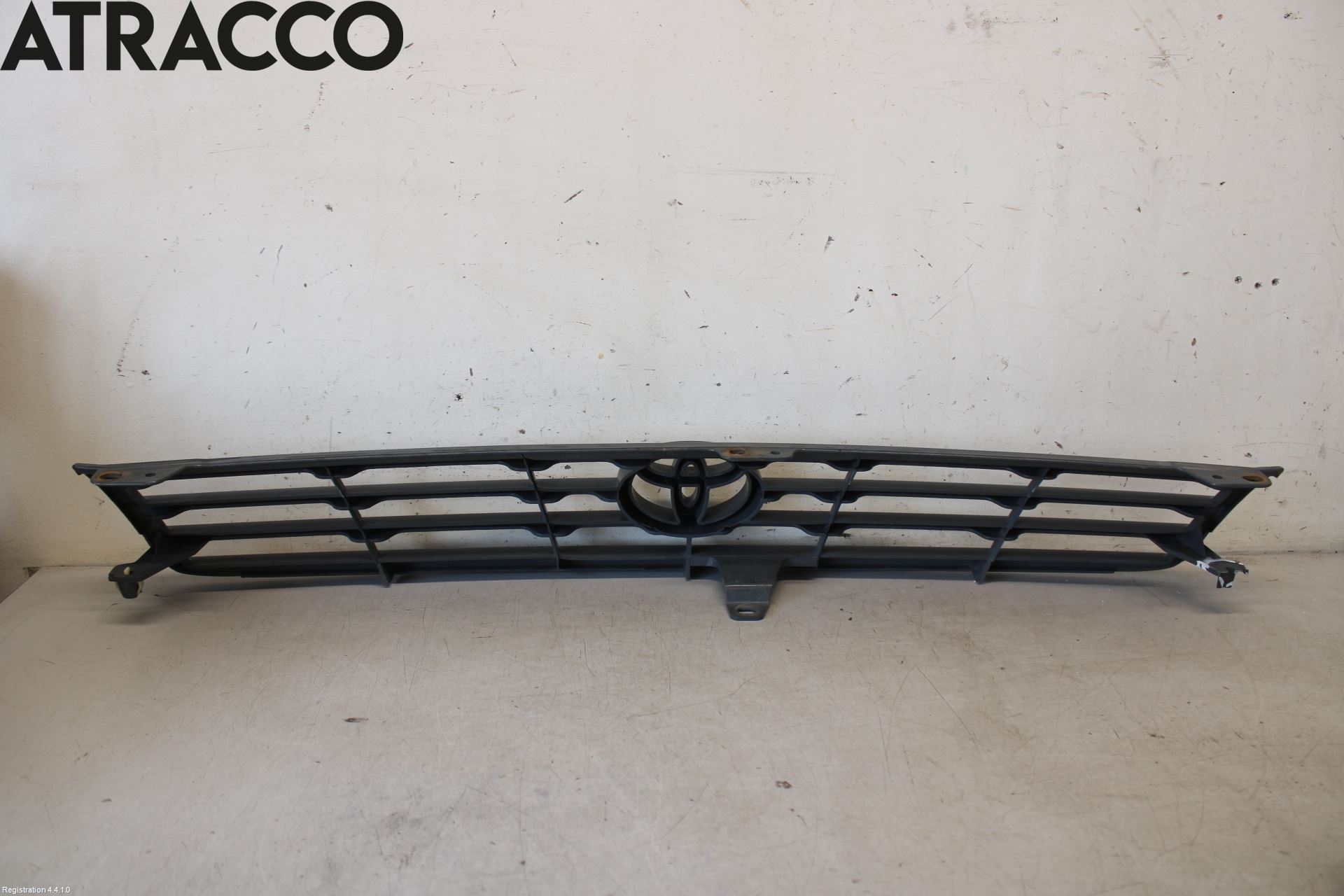 Toyota HI-ACE 95-05 Grill Komplett