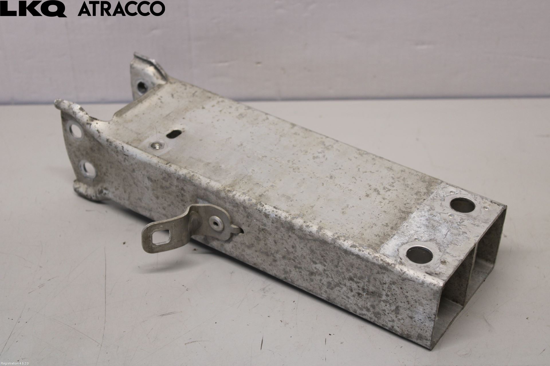 BMW i3 I01 13-22 Støtfanger Foran Feste