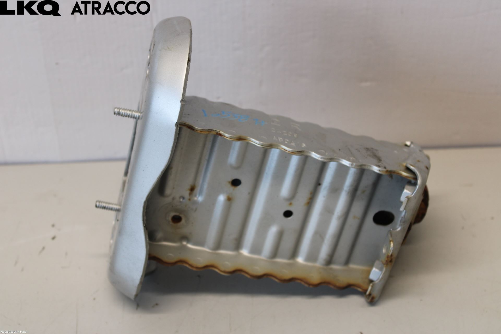 Toyota YARIS XP130 15-20 Støtfanger Foran Feste