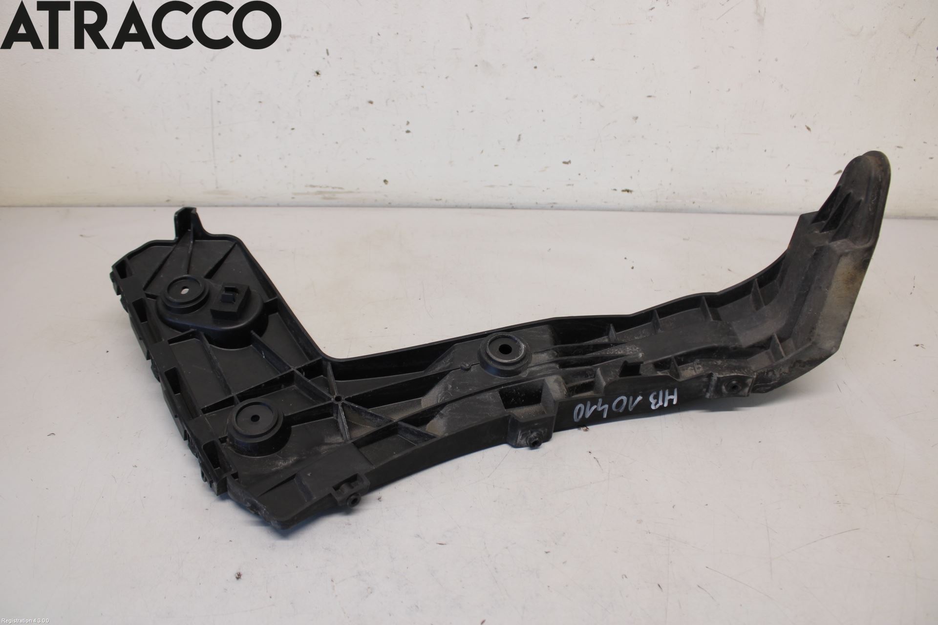 Audi Q2/SQ2 17- Støtfangerfeste Bak Høyre