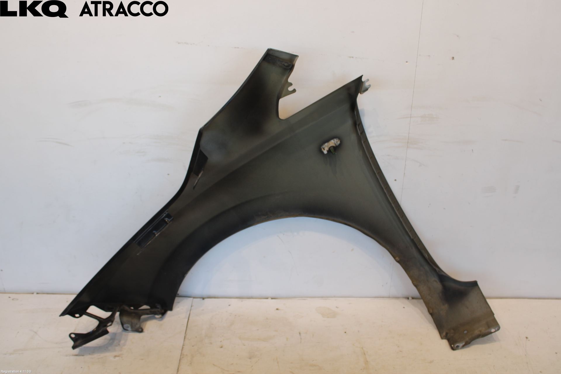 Nissan LEAF 11-17 Skjerm Foran Høyre