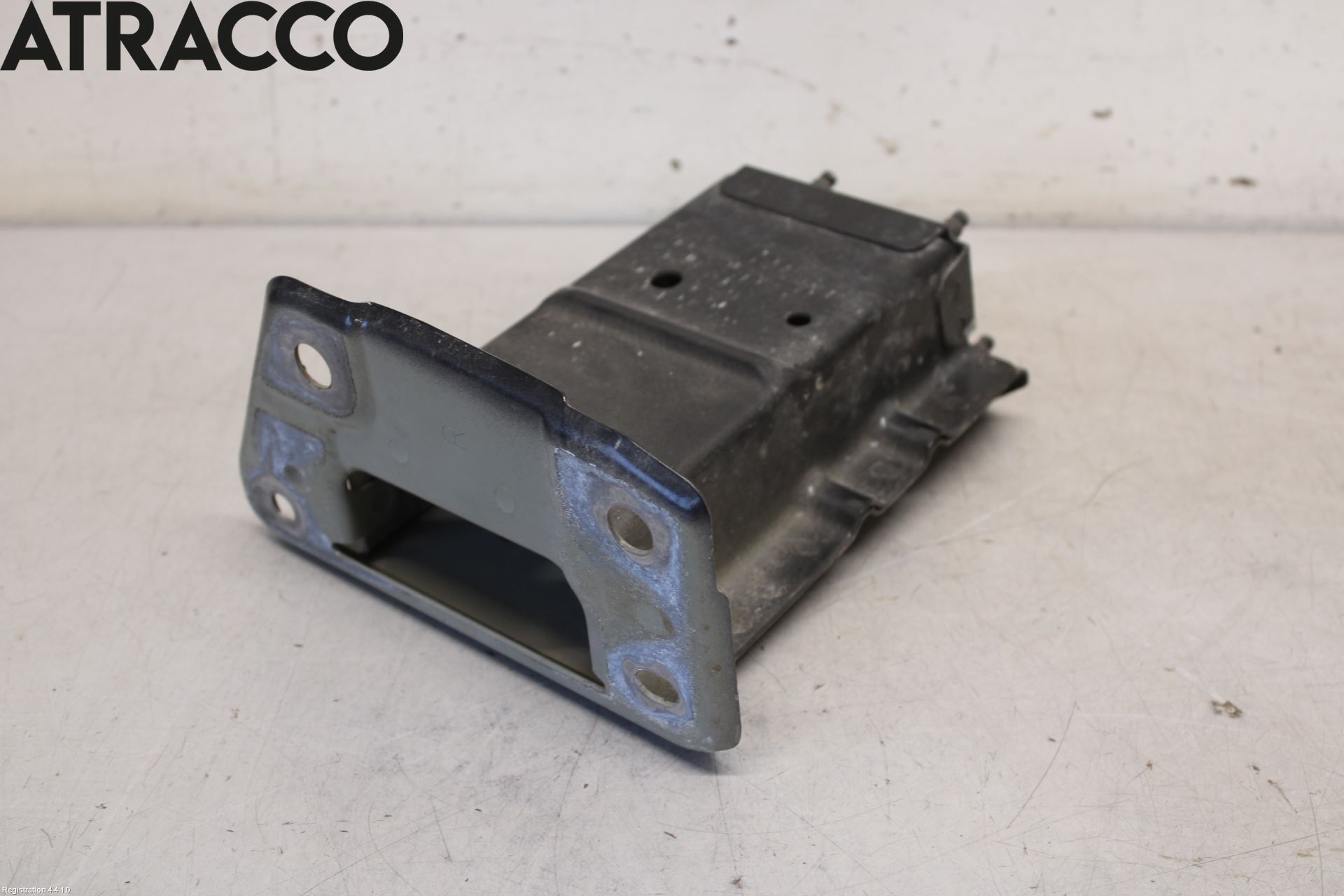 Nissan LEAF 18- Støtfanger Foran Feste