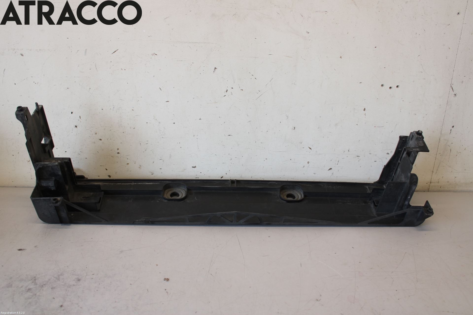 BMW 5 F10/F11/F18 09-17 Radiator Feste - Ramme - Bjelk