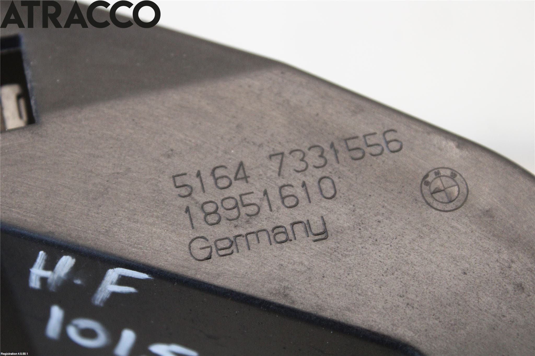 BMW i3 I01 13-22 Frontlykt Holder-Feste