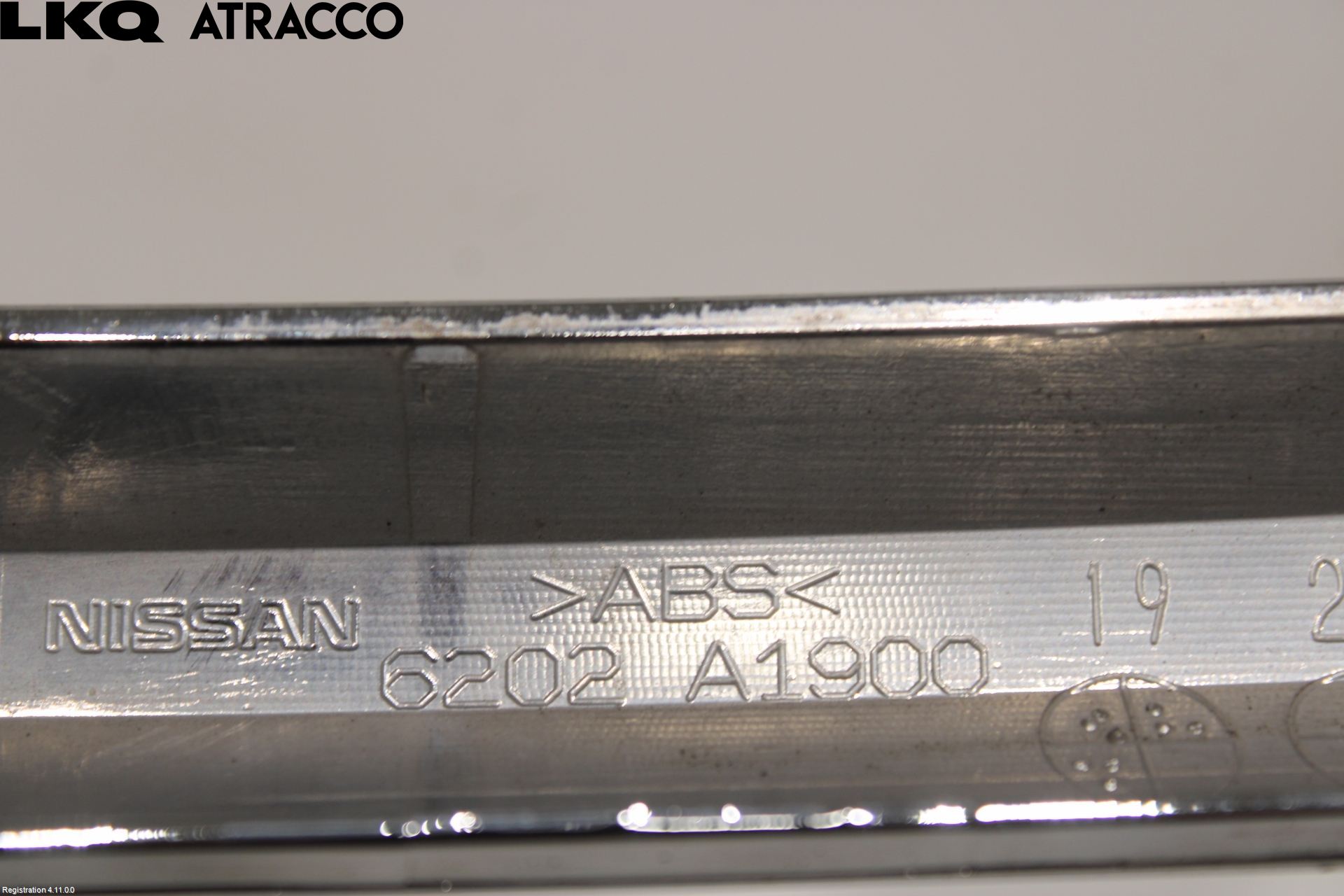 Nissan LEAF 18- Grilldel Midt