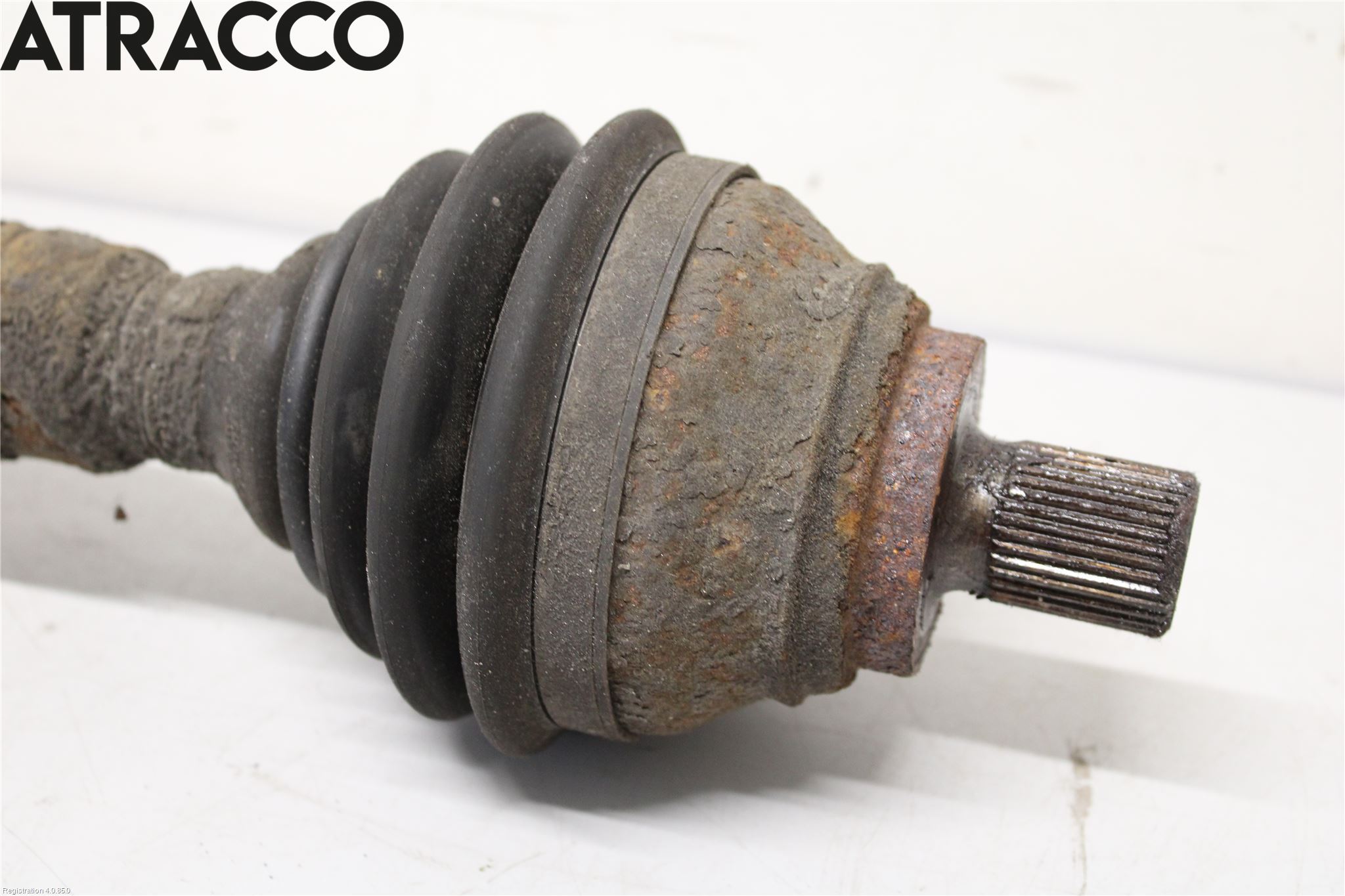 Volkswagen VW PASSAT 11-14 Drivaksel Foran Kompl Høyre