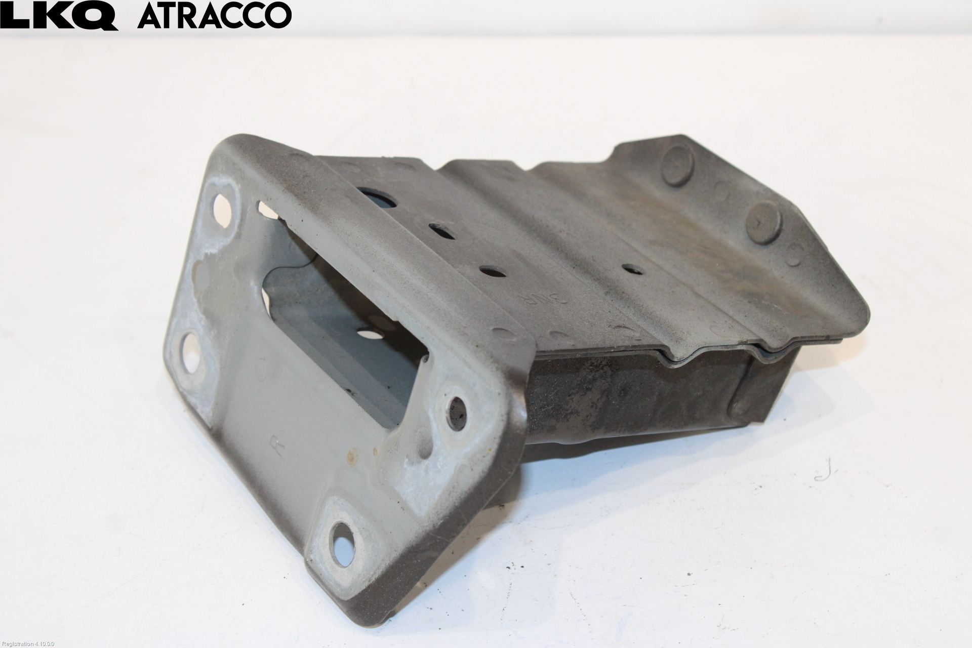 Nissan LEAF 11-17 Støtfanger Foran Feste