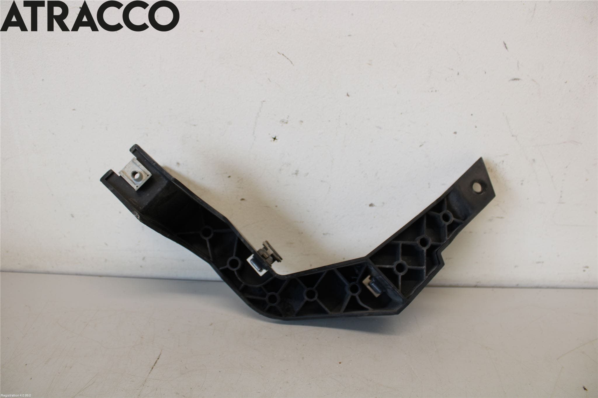 BMW i3 I01 13-22 Frontlykt Holder-Feste