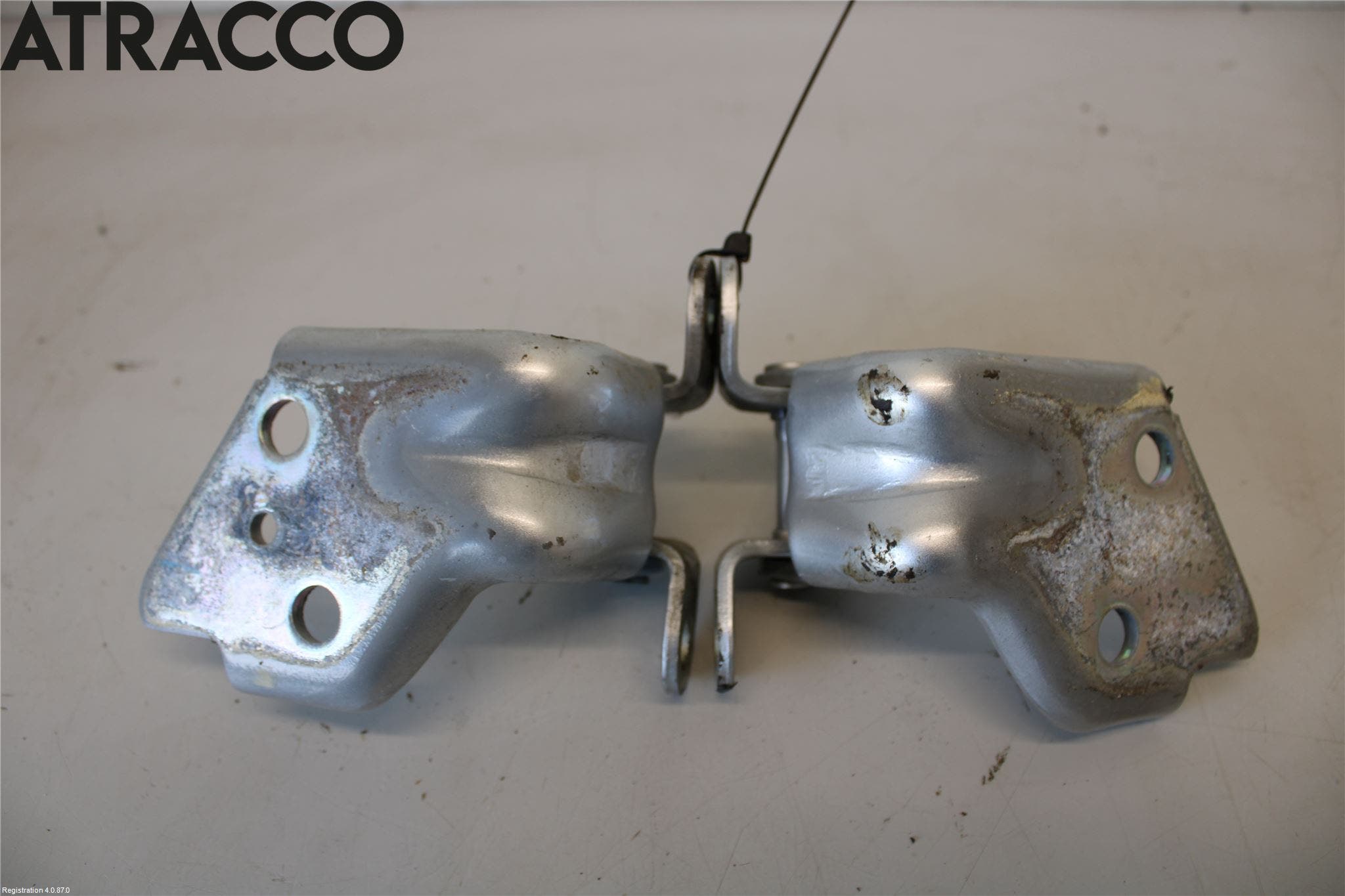 Isuzu D-MAX Dørhengsel