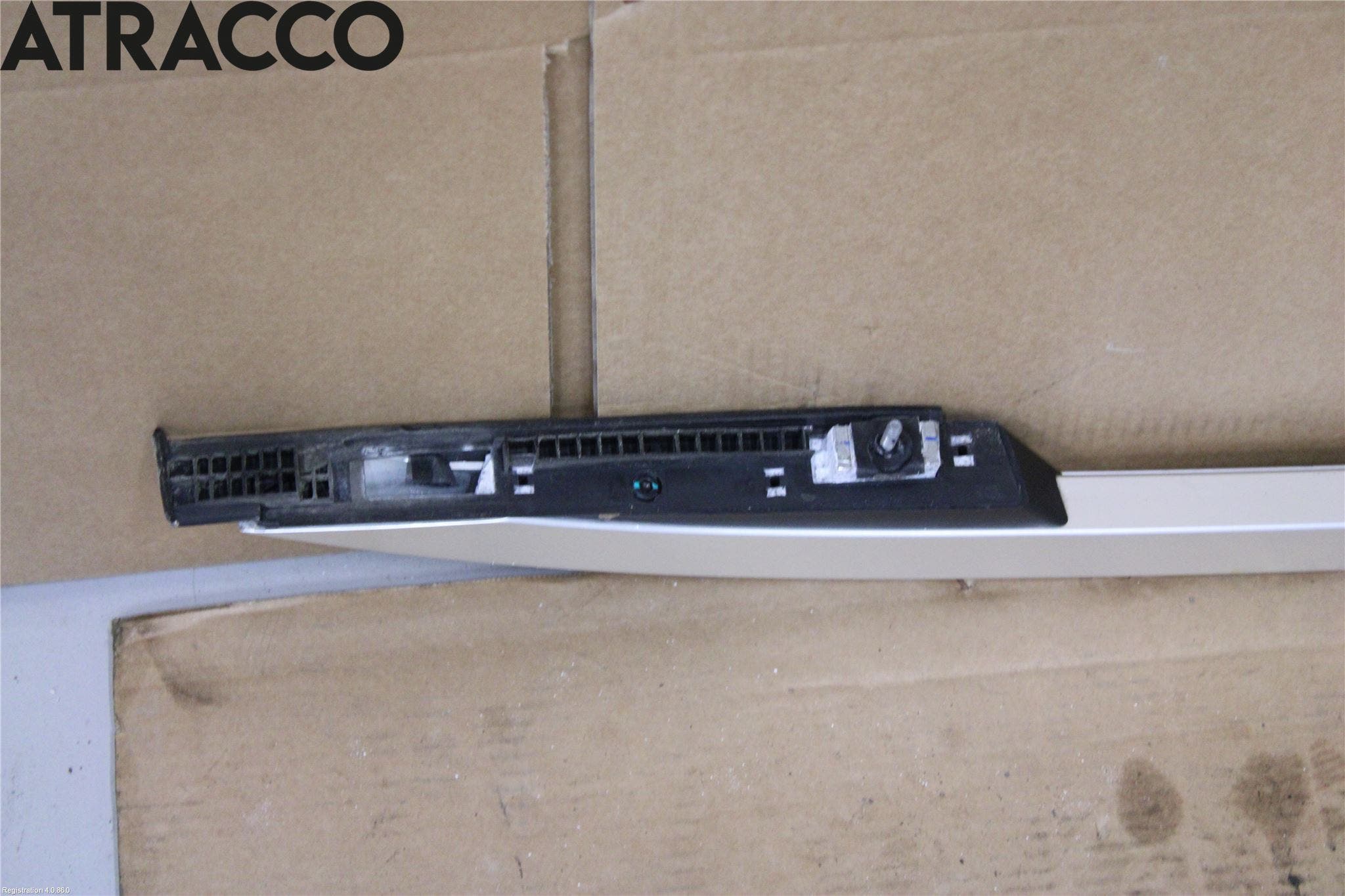 MG ZS EV 20- Takstativ-Lastebøyle