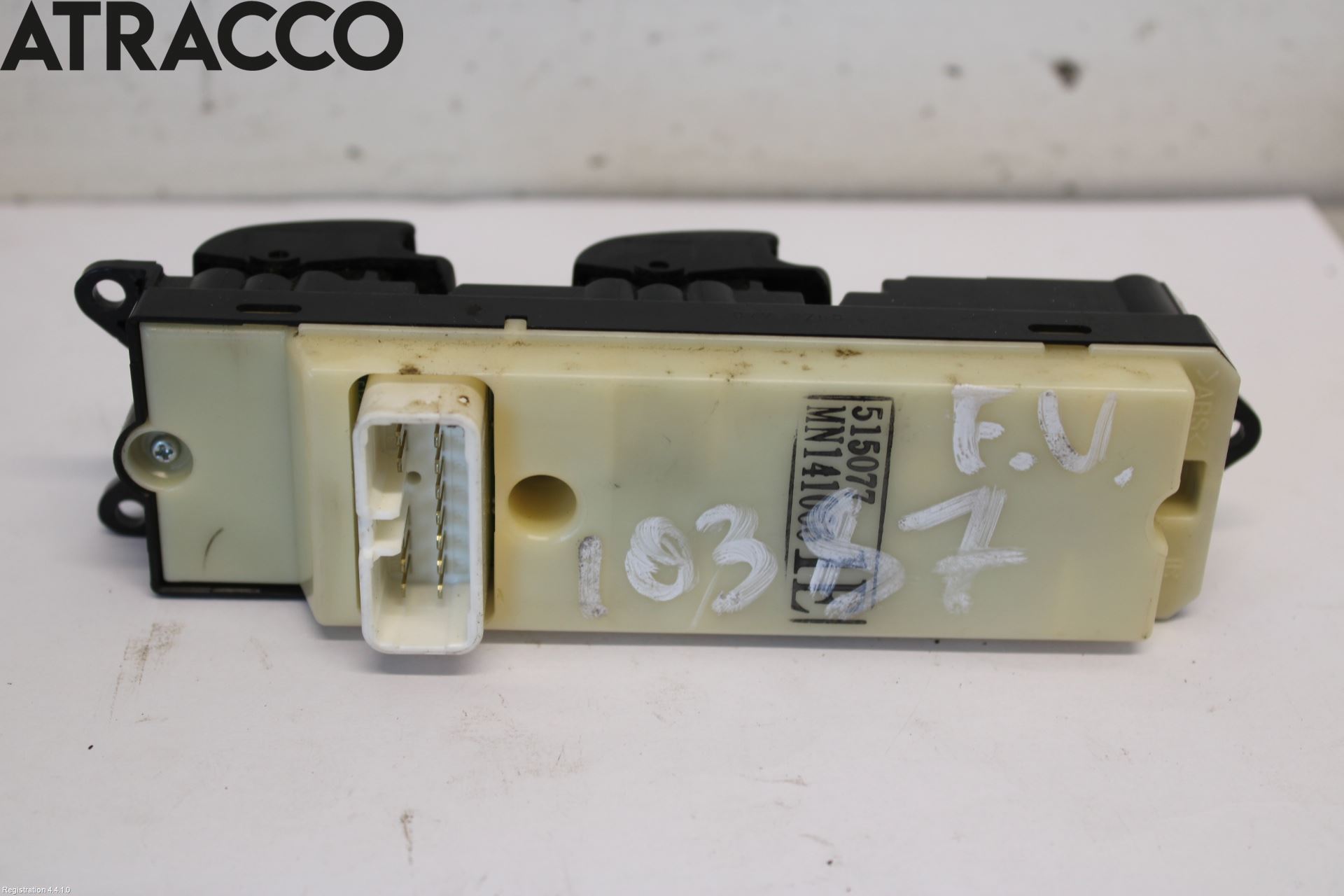 Mitsubishi GRANDIS Bryter Vindusheis