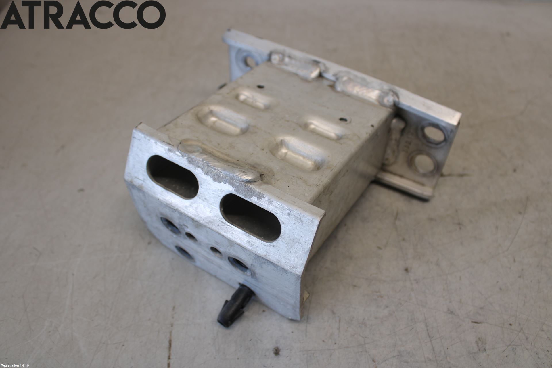 Toyota PRIUS+ ZVW40 12-20 Støtfanger Foran Feste