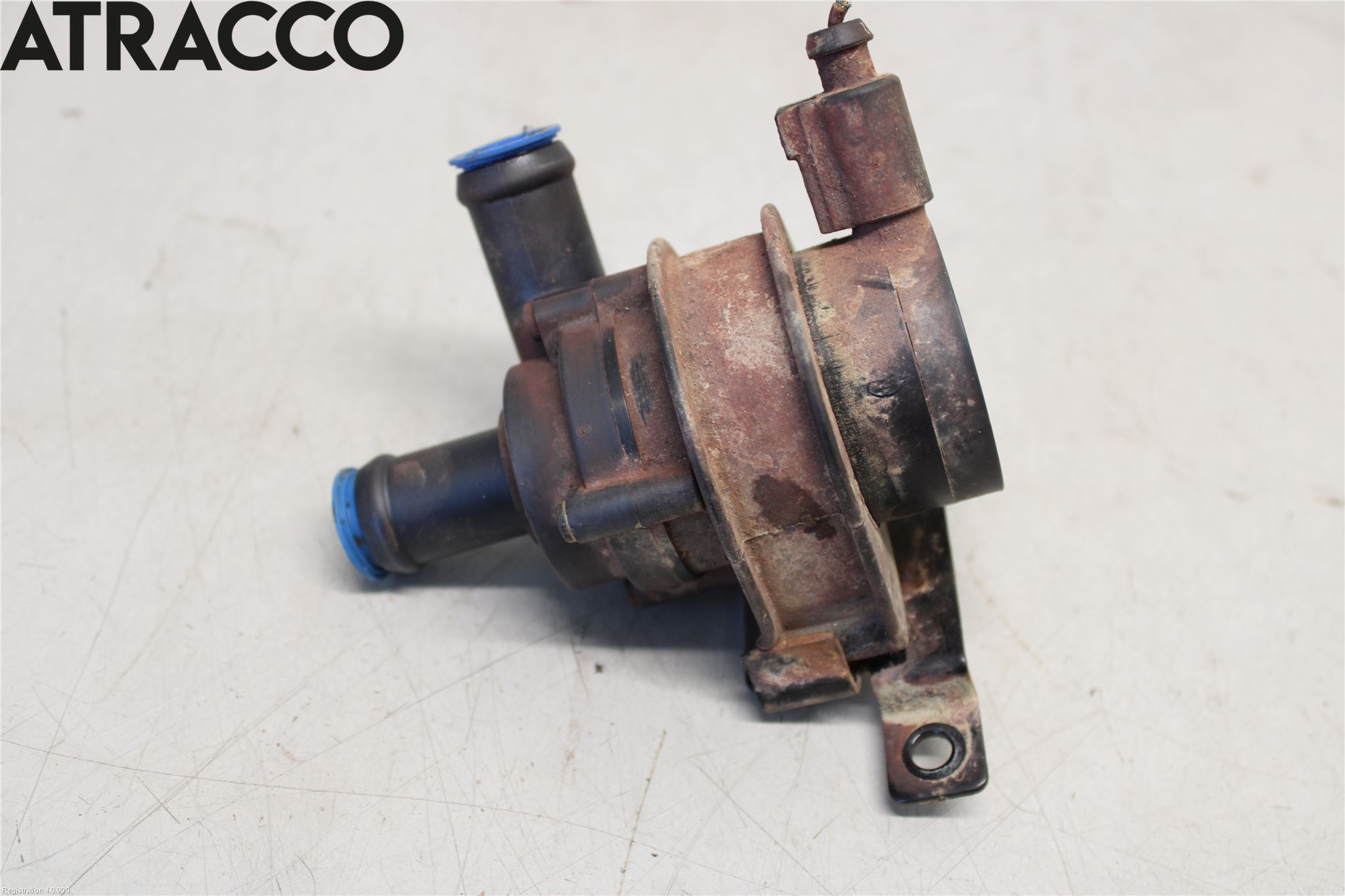 Volkswagen VW CADDY      04-10 Vannpumpe