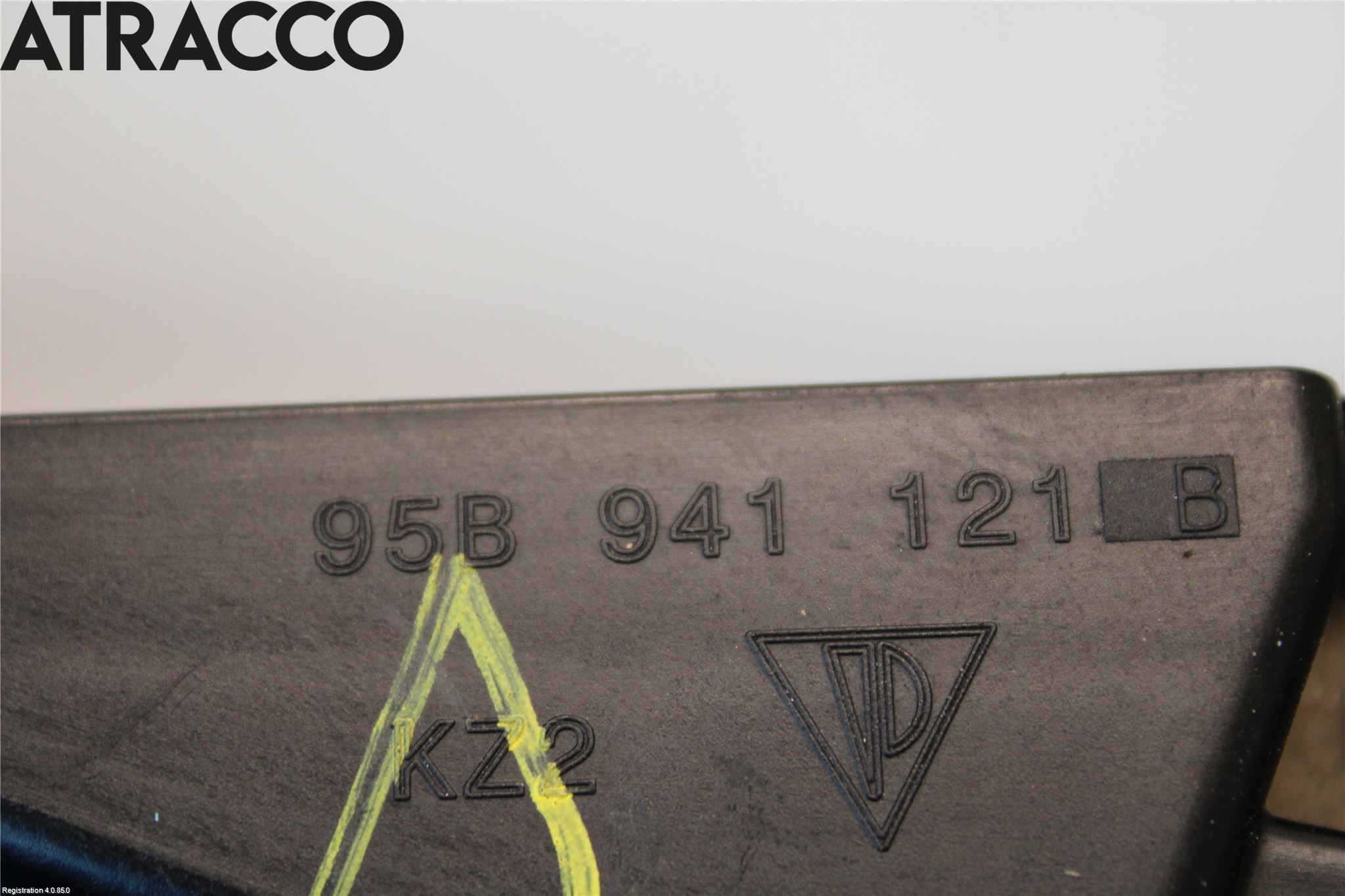 Porsche MACAN/EV 14- Frontlykt Holder-Feste