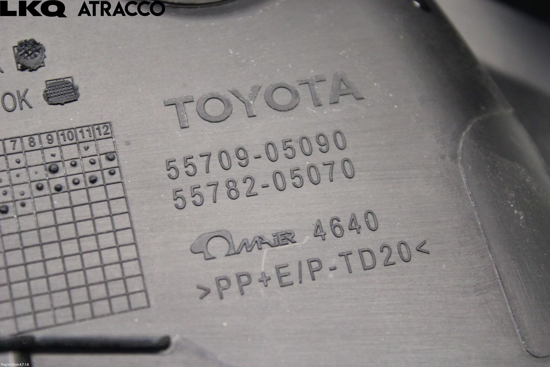 Toyota AVENSIS 09-15 Visker Deksel-Grill-Under Frr