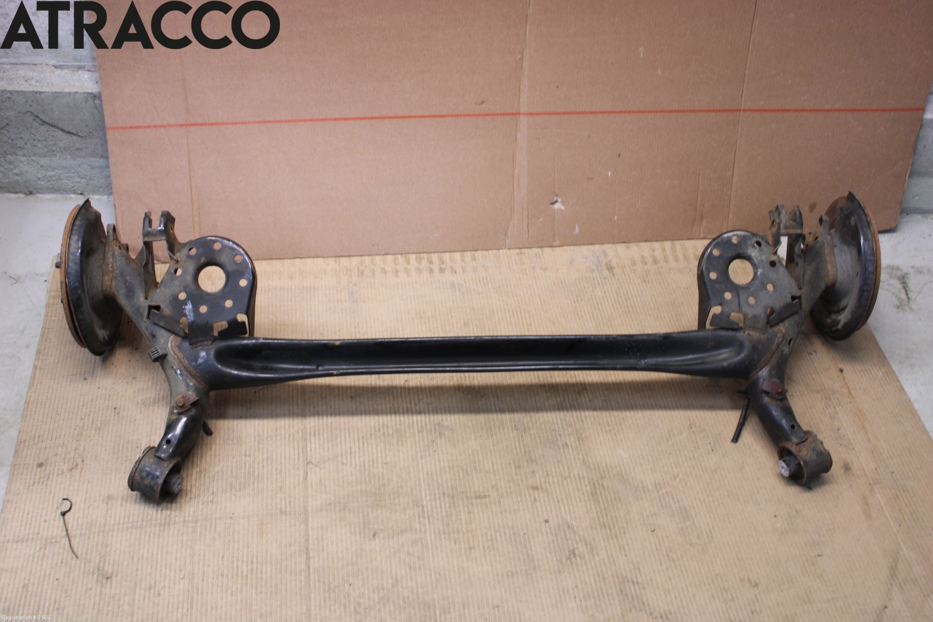 Toyota YARIS XP130 15-20 Bakaksel Feste Travers-Ramme