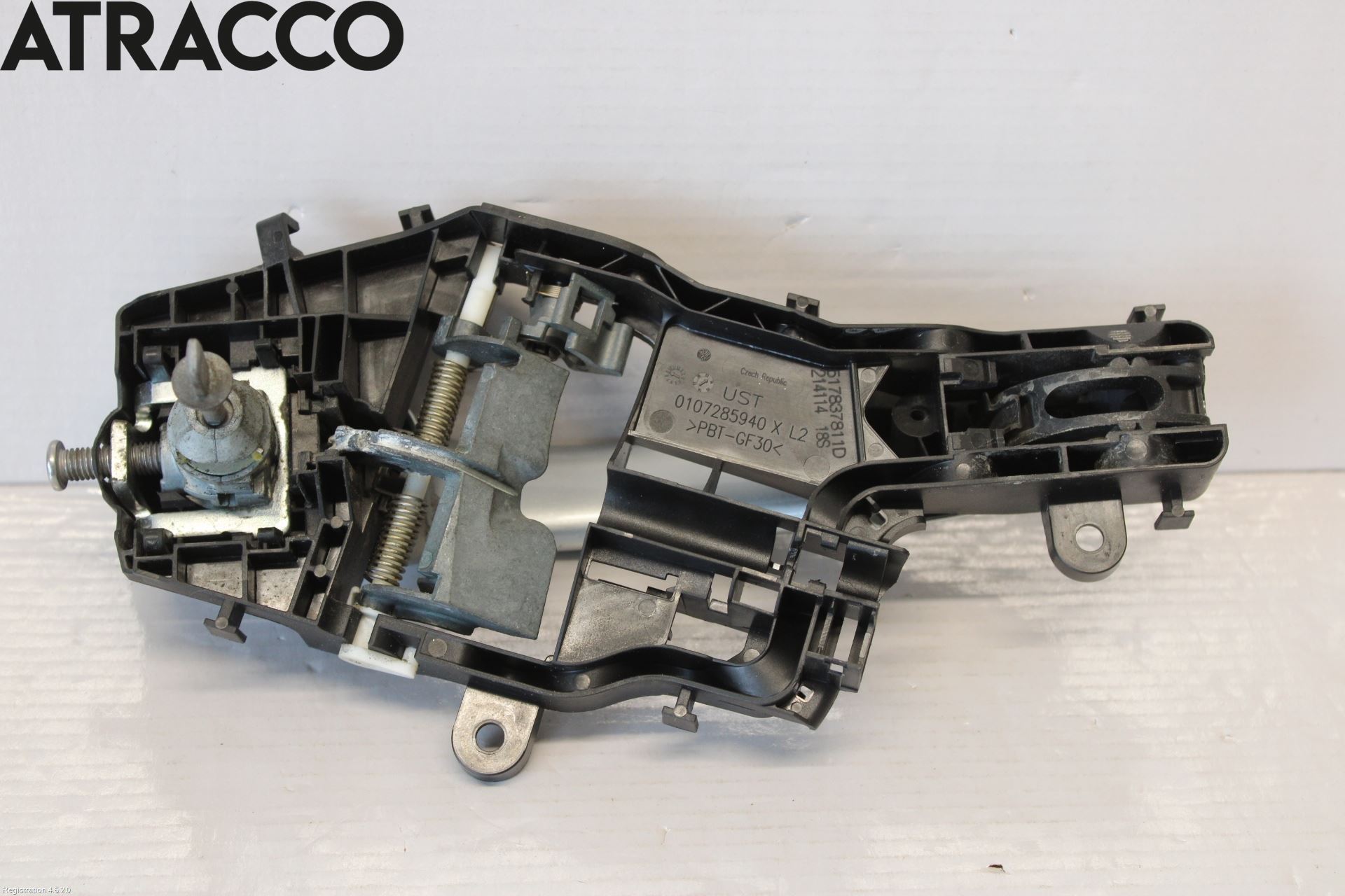 Volkswagen VW PASSAT 15-19 Dørhandtak Ytre Venstre