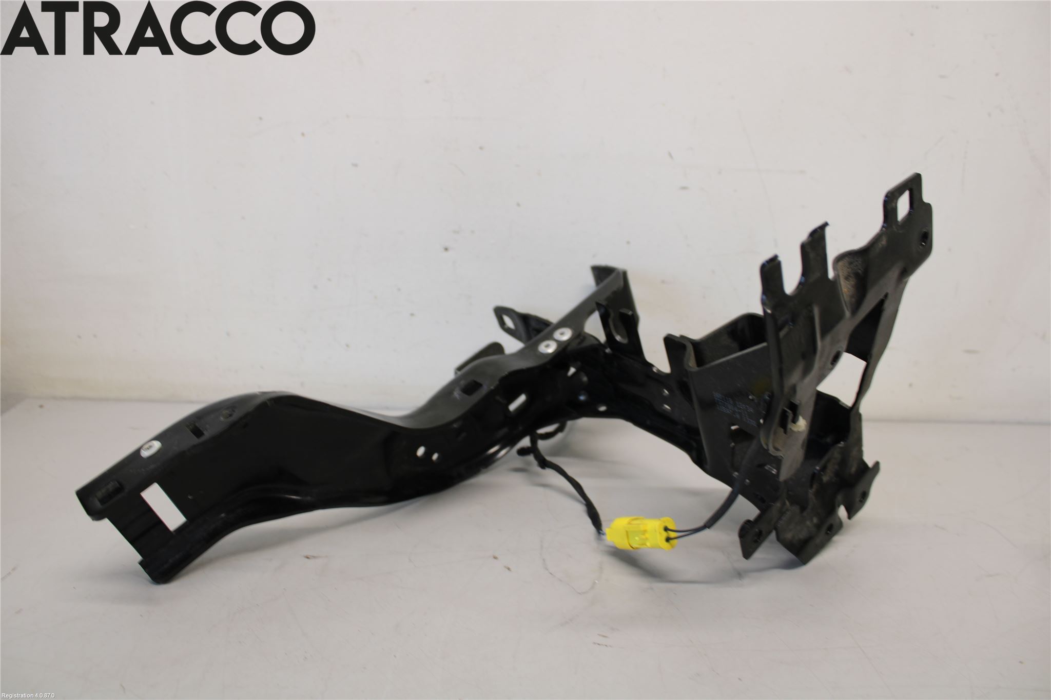 BMW 5 G30/G31/F90 17-23 Frontlykt Holder-Feste