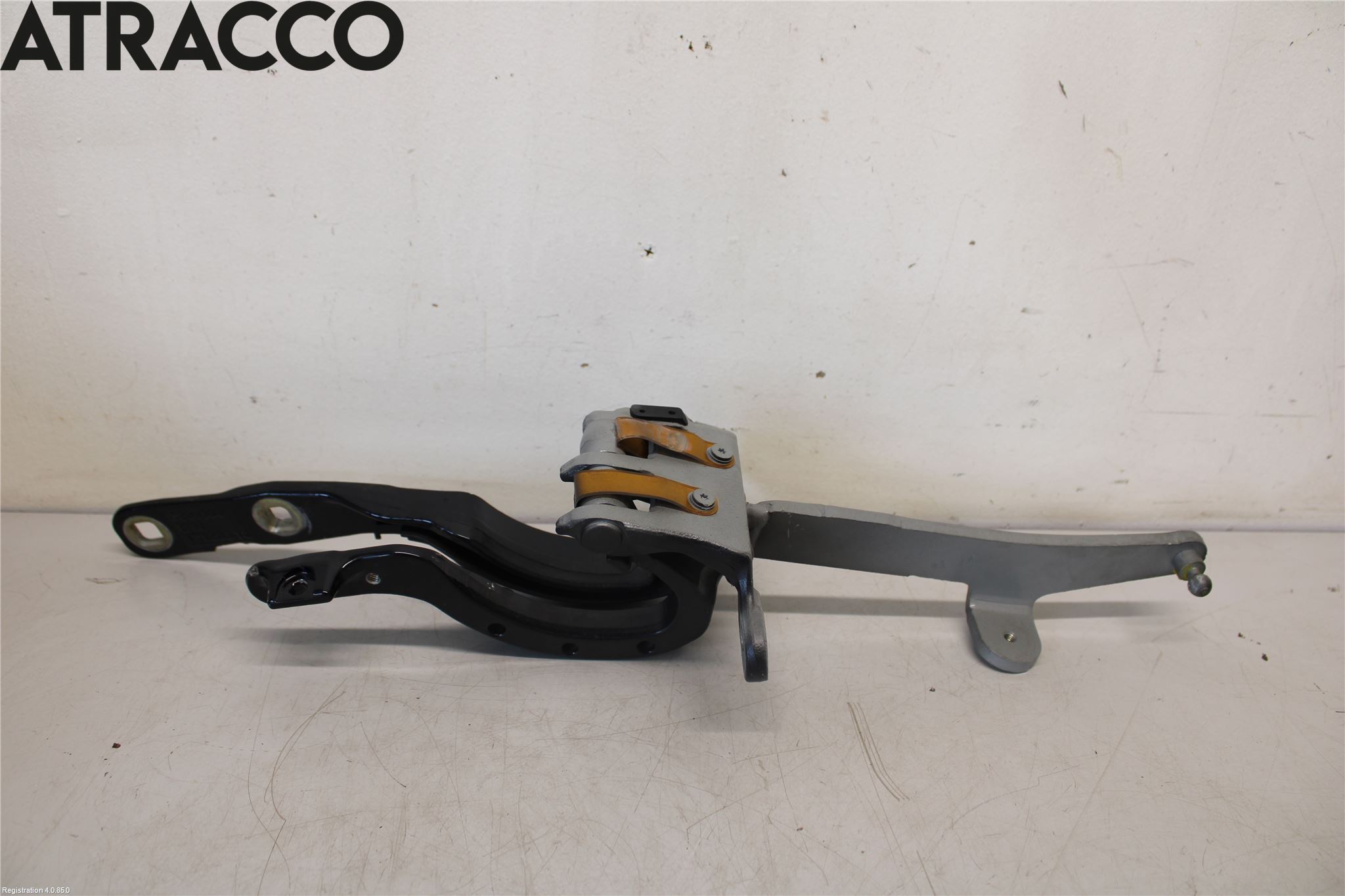 BMW 5 F10/F11/F18 09-17 Bakluke Hengsel Venstre