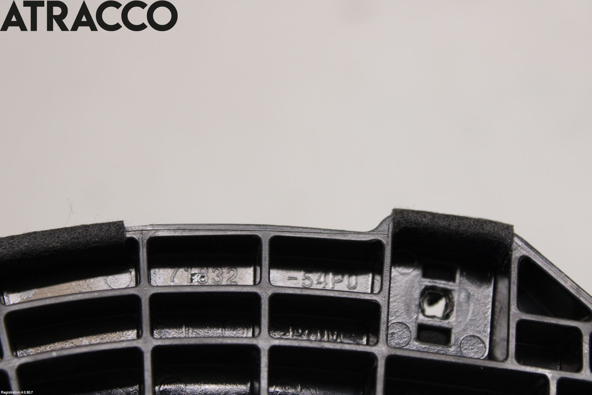 Suzuki VITARA 15- Støtfangerfeste Bak Venstre