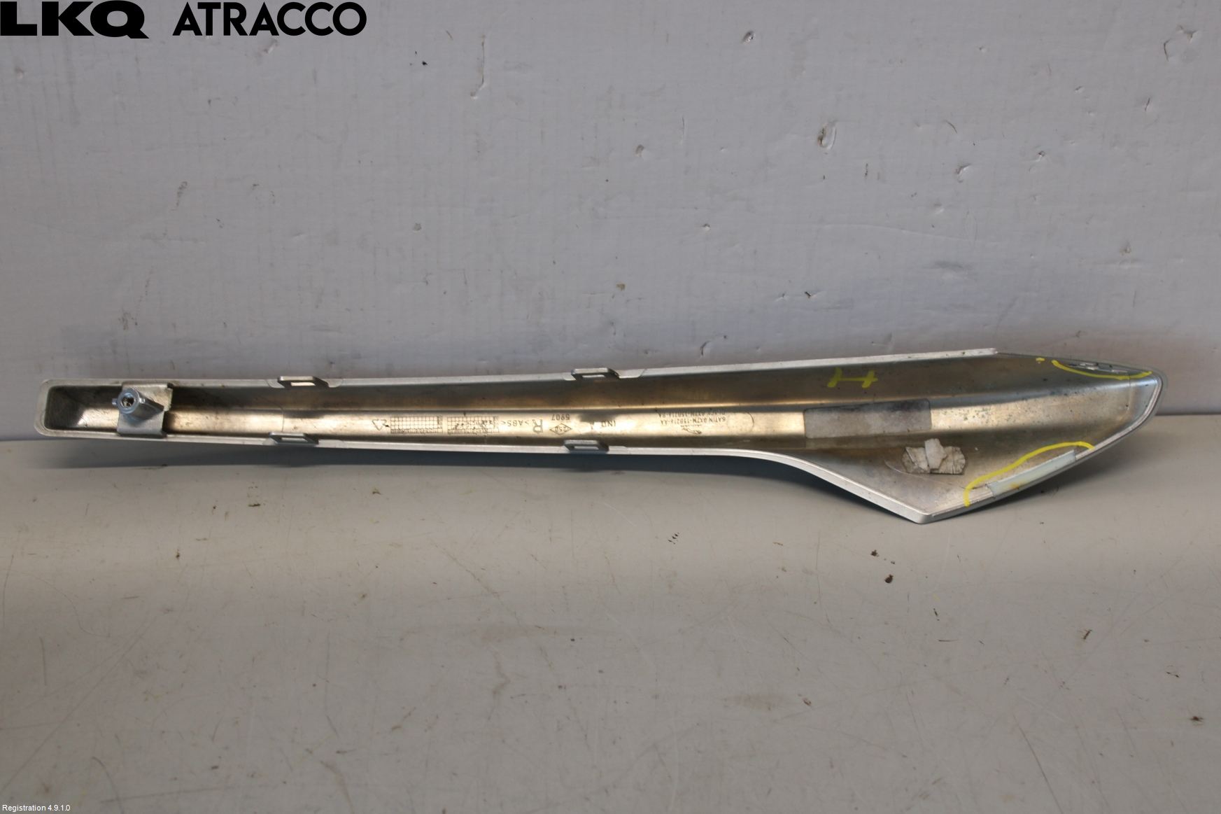 Jaguar XE (X760) 15-24 Støtfangerfeste Foran Høyre