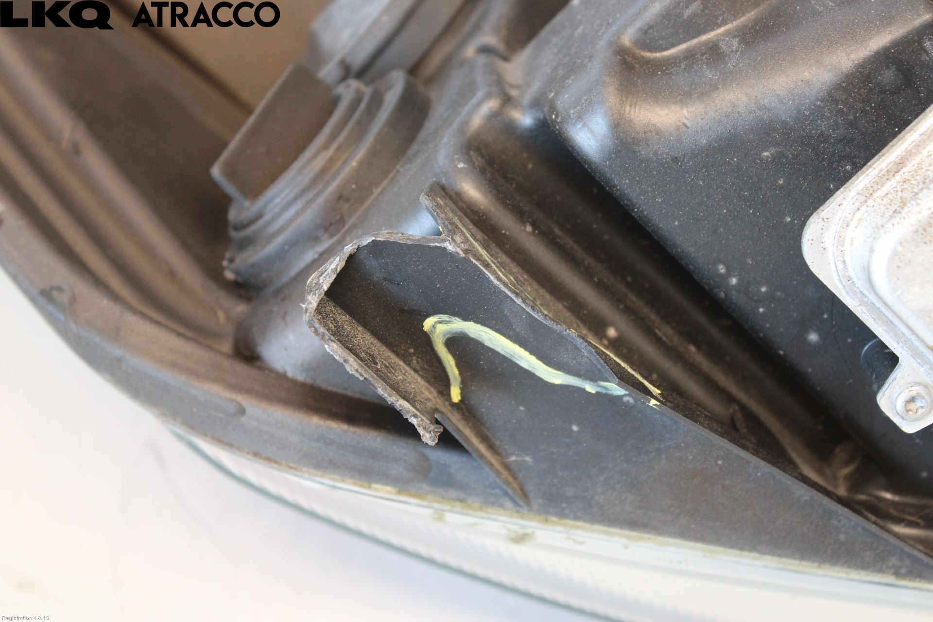 Ford KUGA 08-12 Frontlykt Venstre