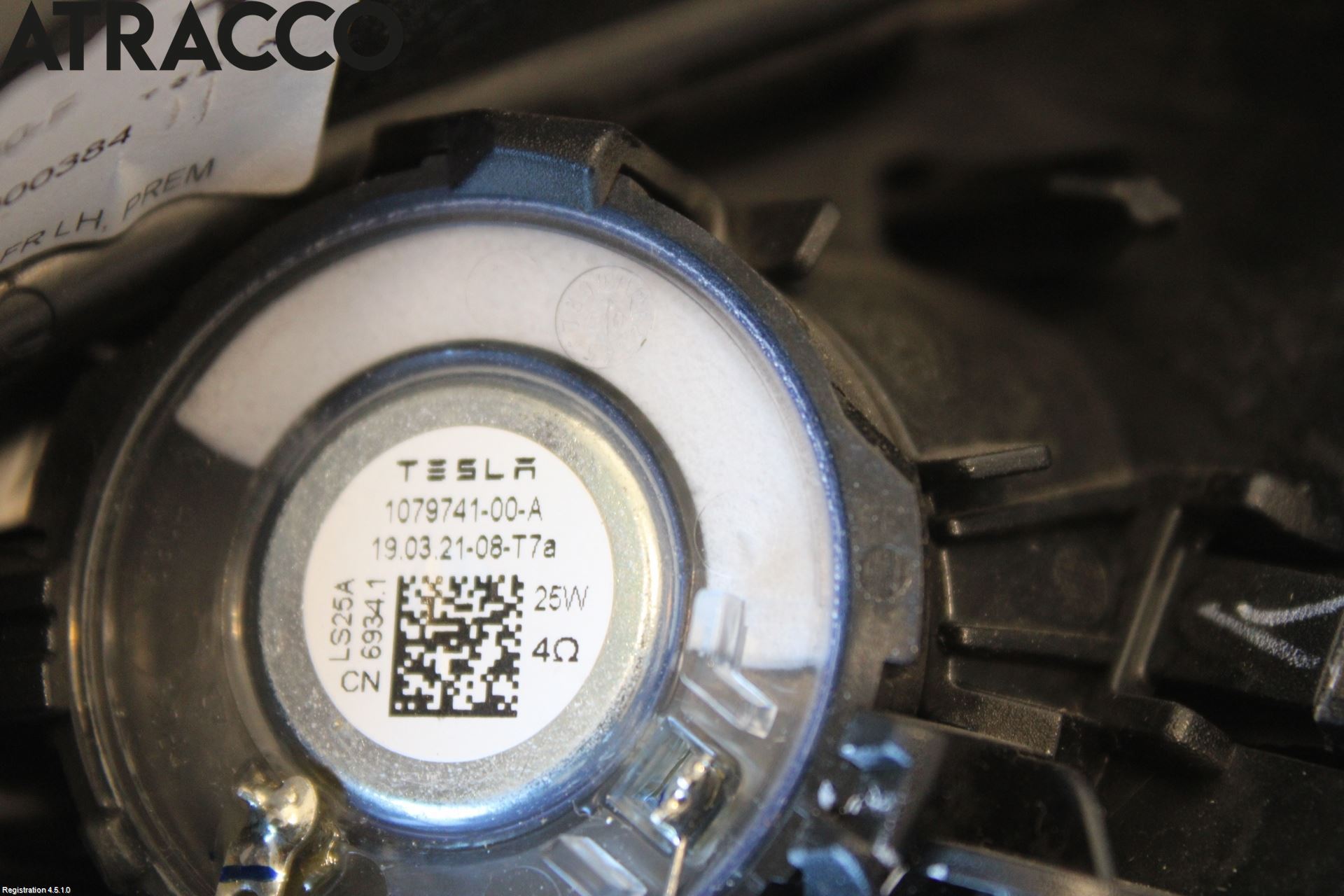 Tesla MODEL 3 17- Innr Høyttaler