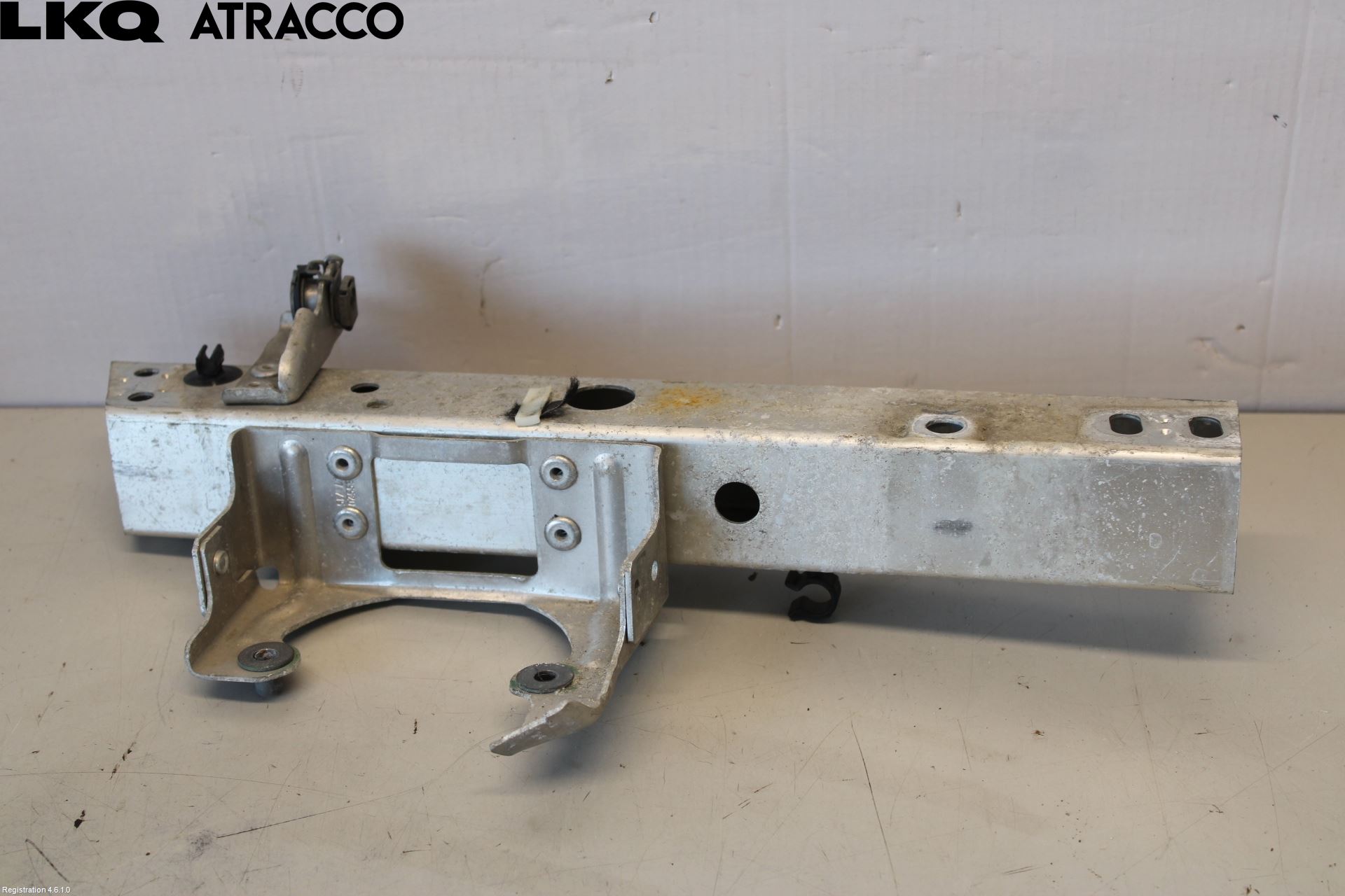 BMW i3 I01 13-22 Støtfanger Foran Feste