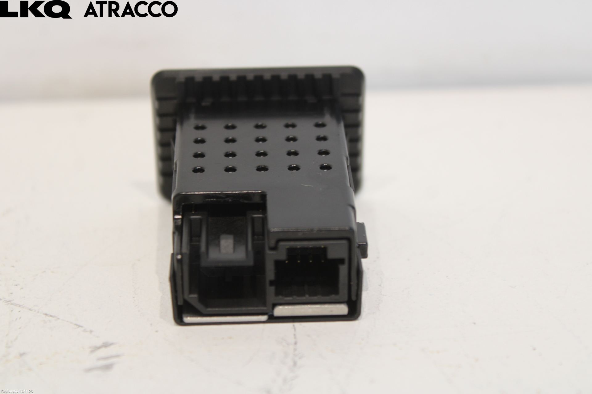 Nissan LEAF 18- Usb Connection