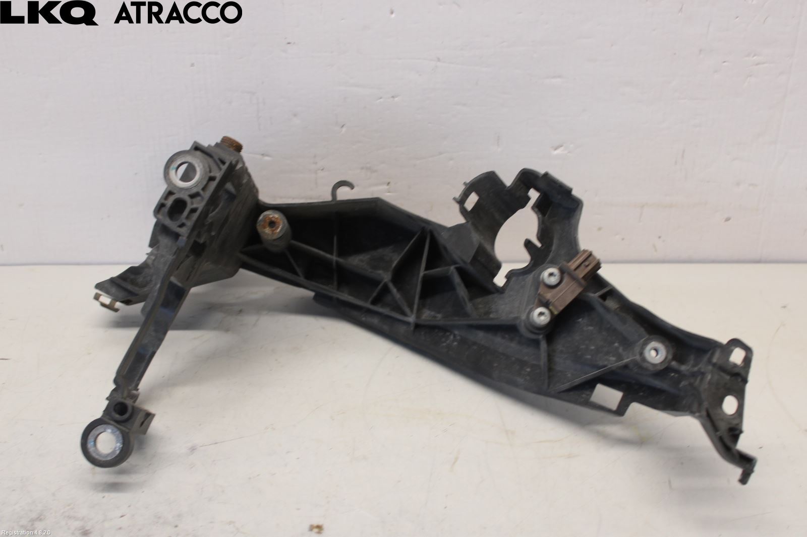 Audi A4 ALLROAD 09-16 Frontlykt Holder-Feste